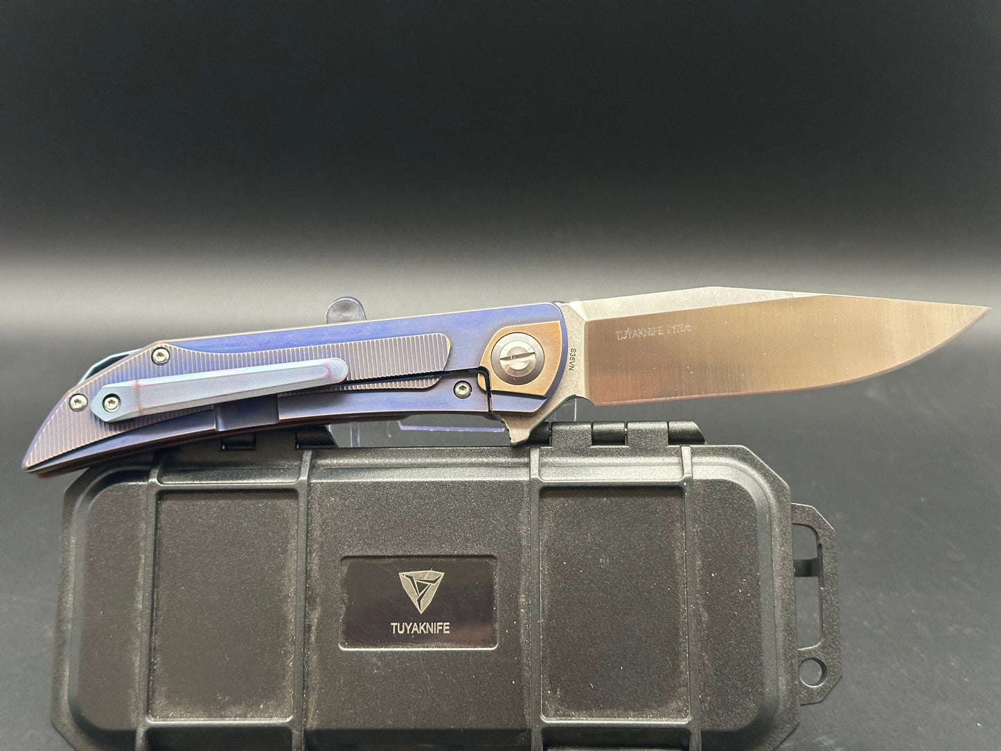 Tuya Thorax Blue titanium frame w/S35VN blade