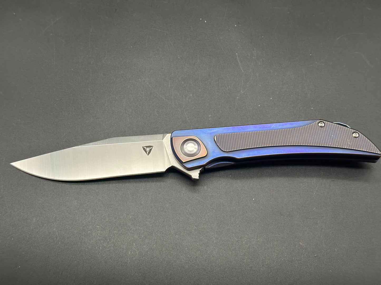 Tuya Thorax Blue titanium frame w/S35VN blade