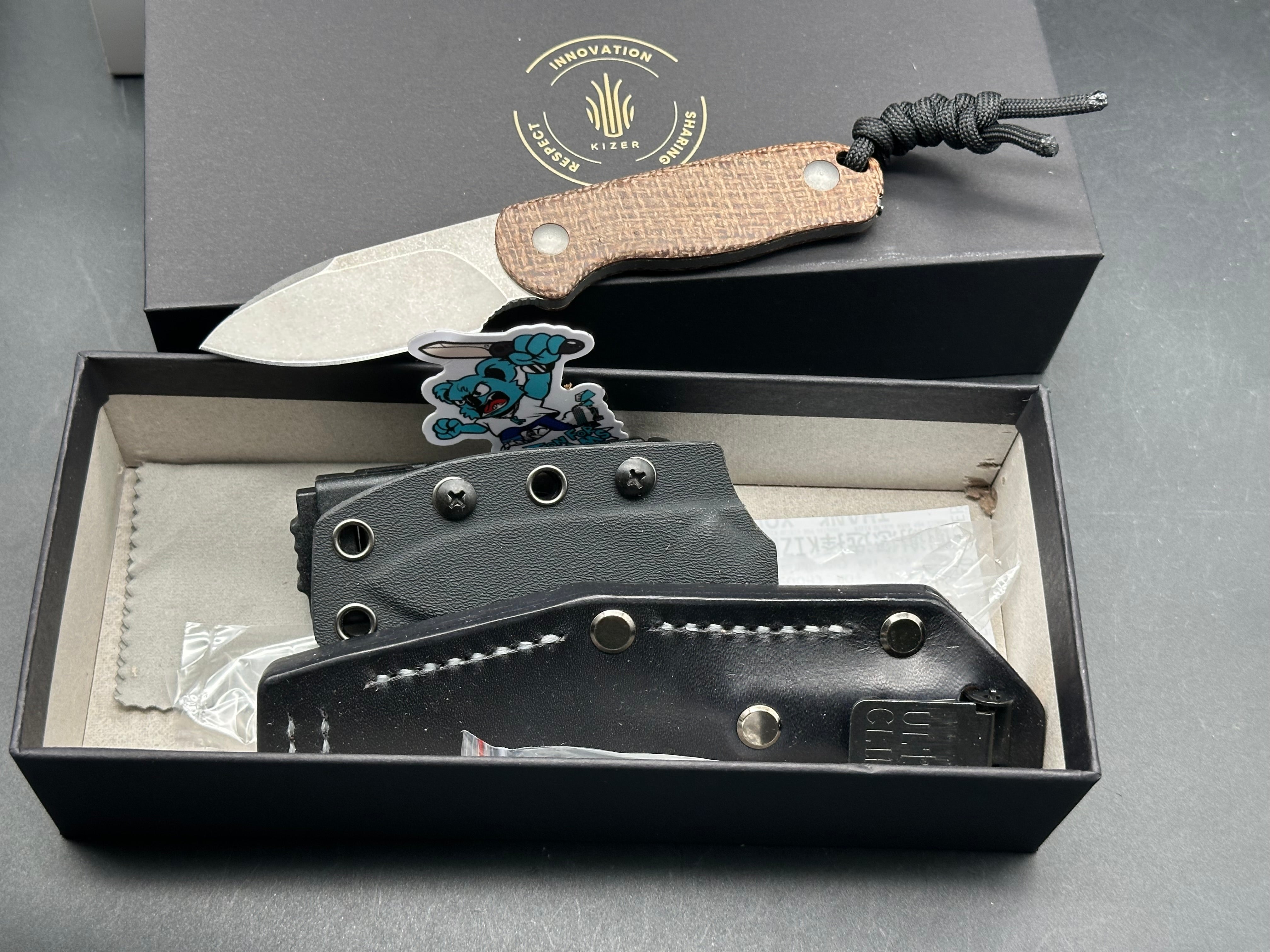 Kizer Drop Bear fixed blade plus additional custom sheath