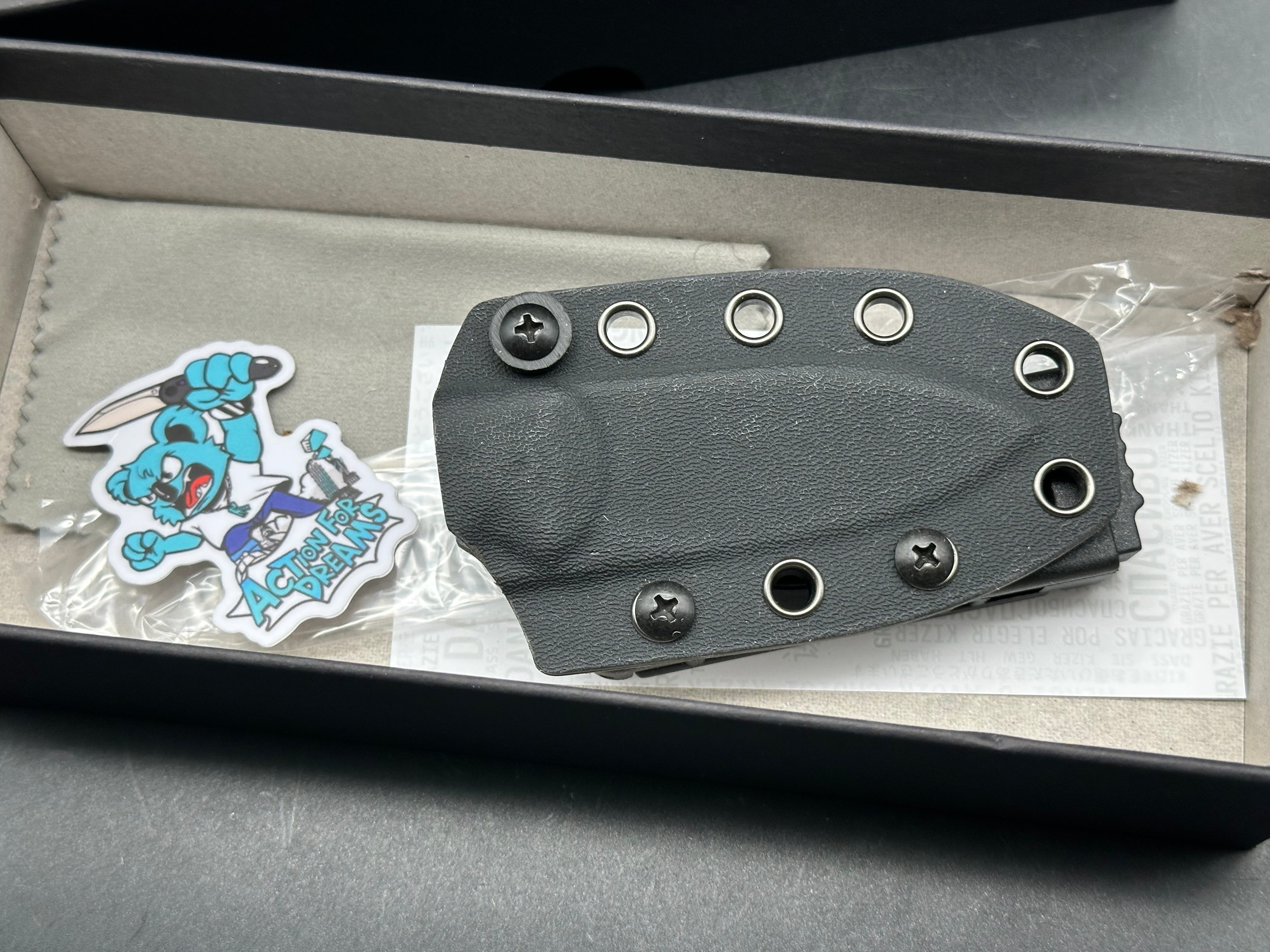 Kizer Drop Bear fixed blade plus additional custom sheath