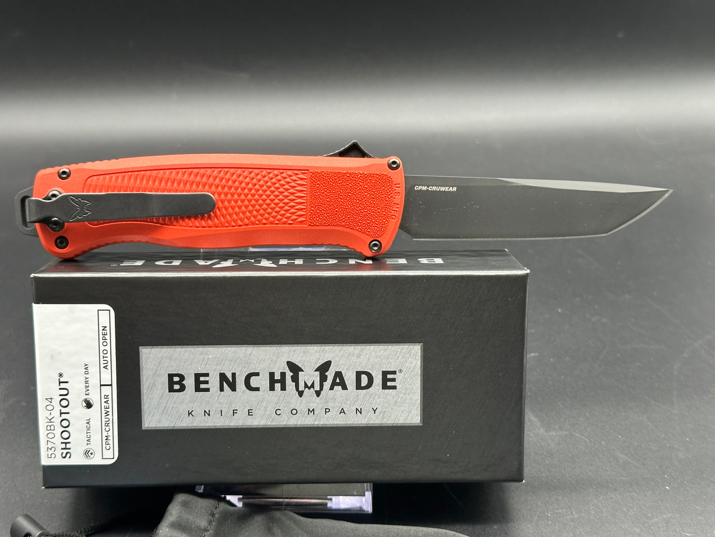 Benchmade Shootout - Limited edition CPM-Cruwear, Red Grivory