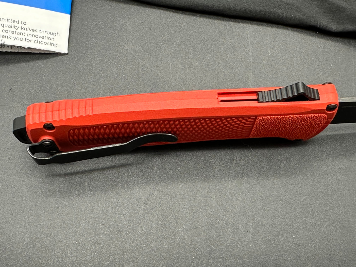 Benchmade Shootout - Limited edition CPM-Cruwear, Red Grivory