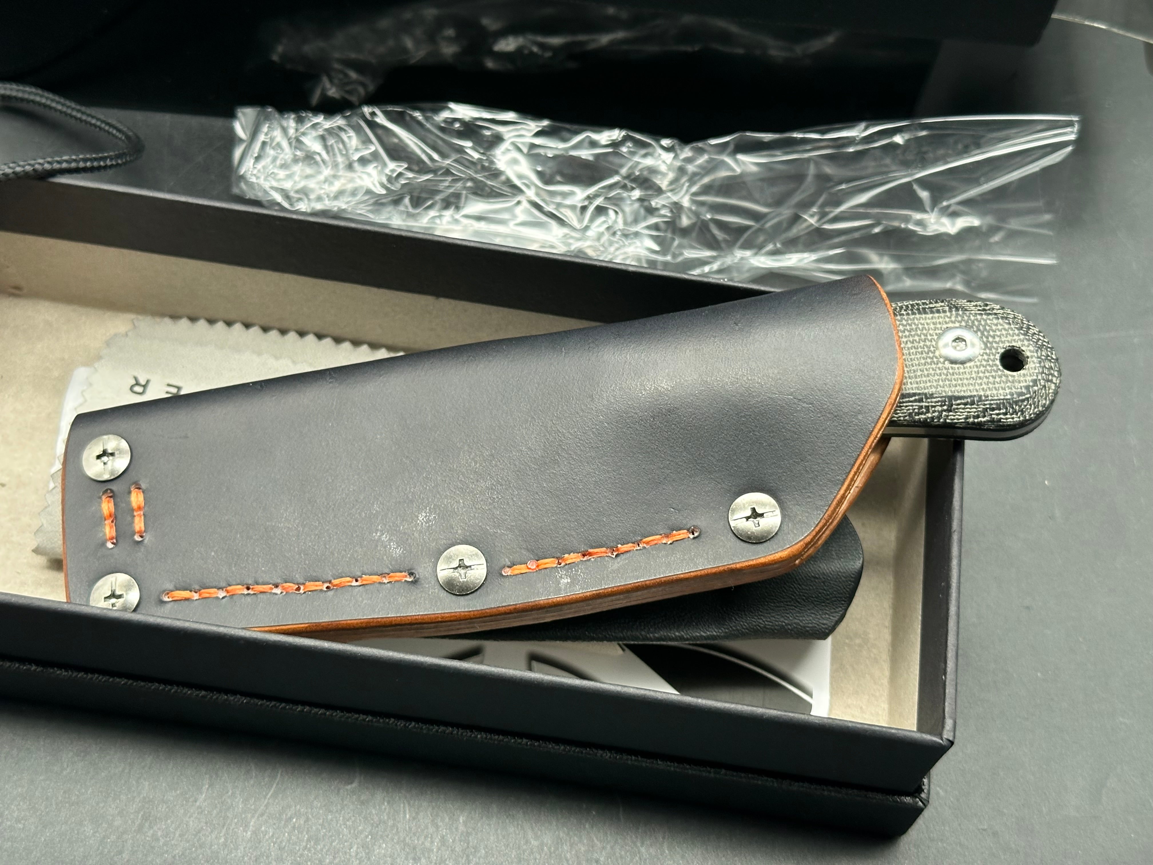 Kizer Deckhand Fixed blade knife includes additional custom sheath