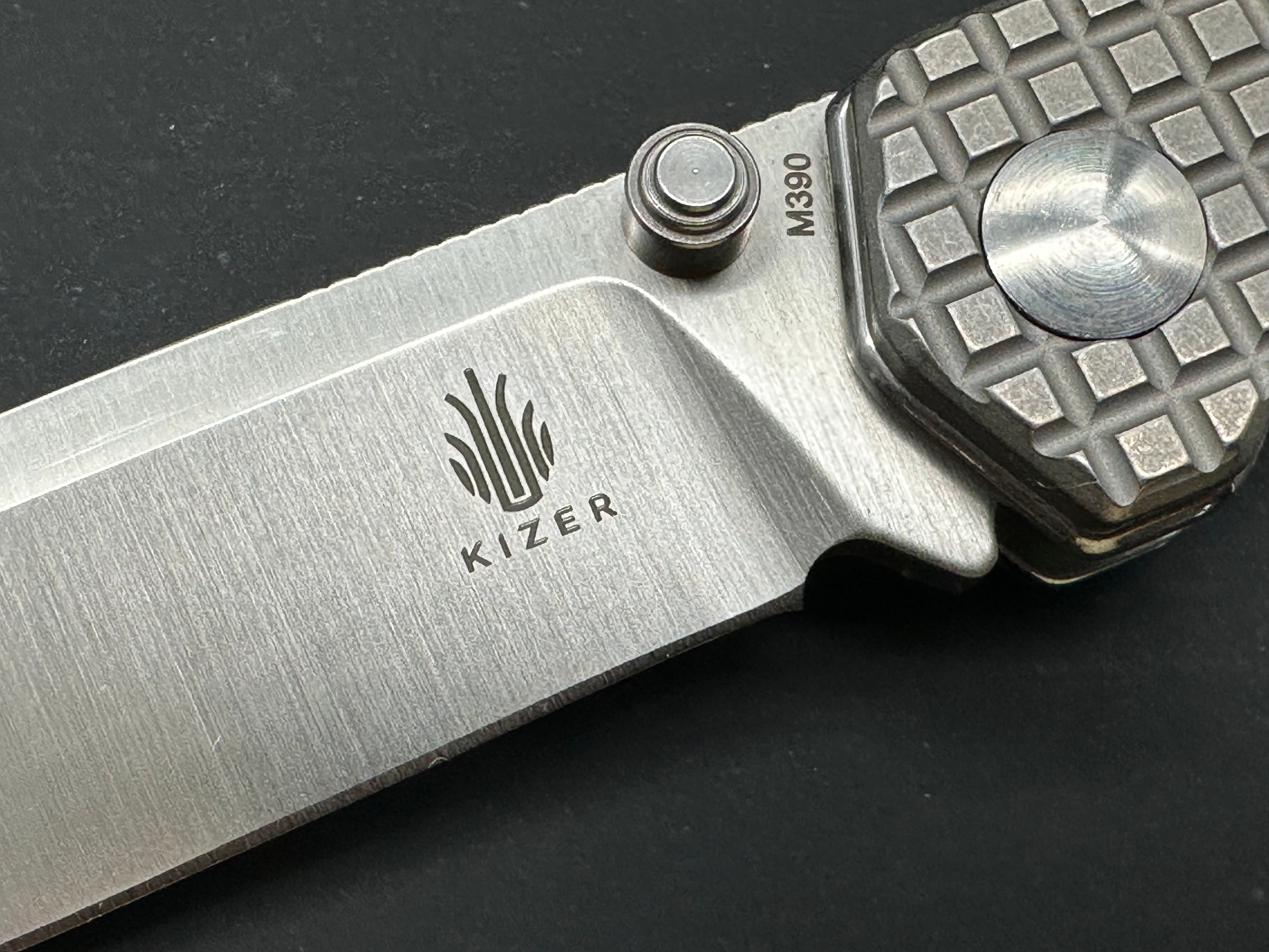 Kizer Begleiter Mini titanium frame lock folder w/M390 blade