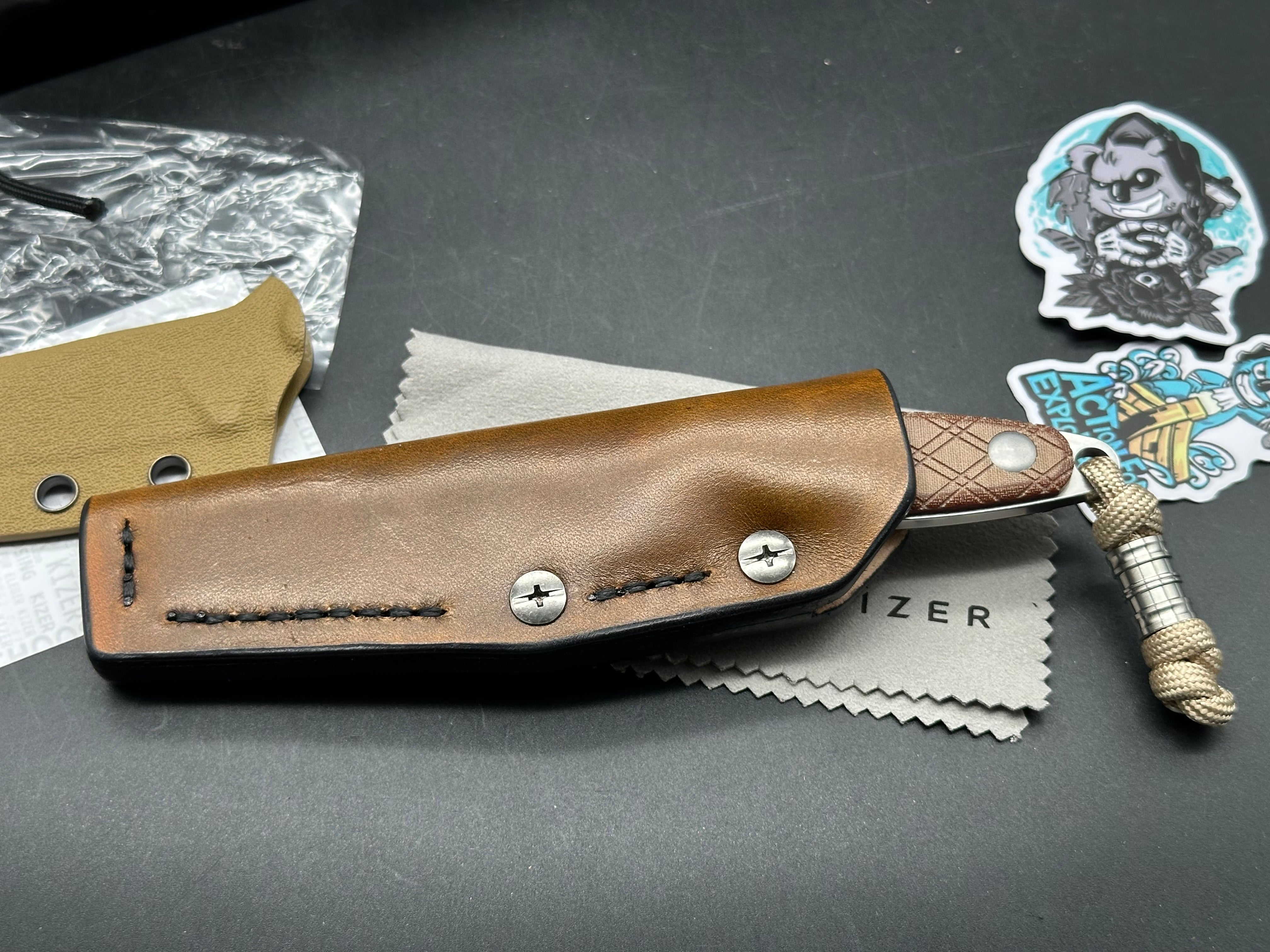 Kizer Muskrat Fixed blade knife incudes extra custom sheath