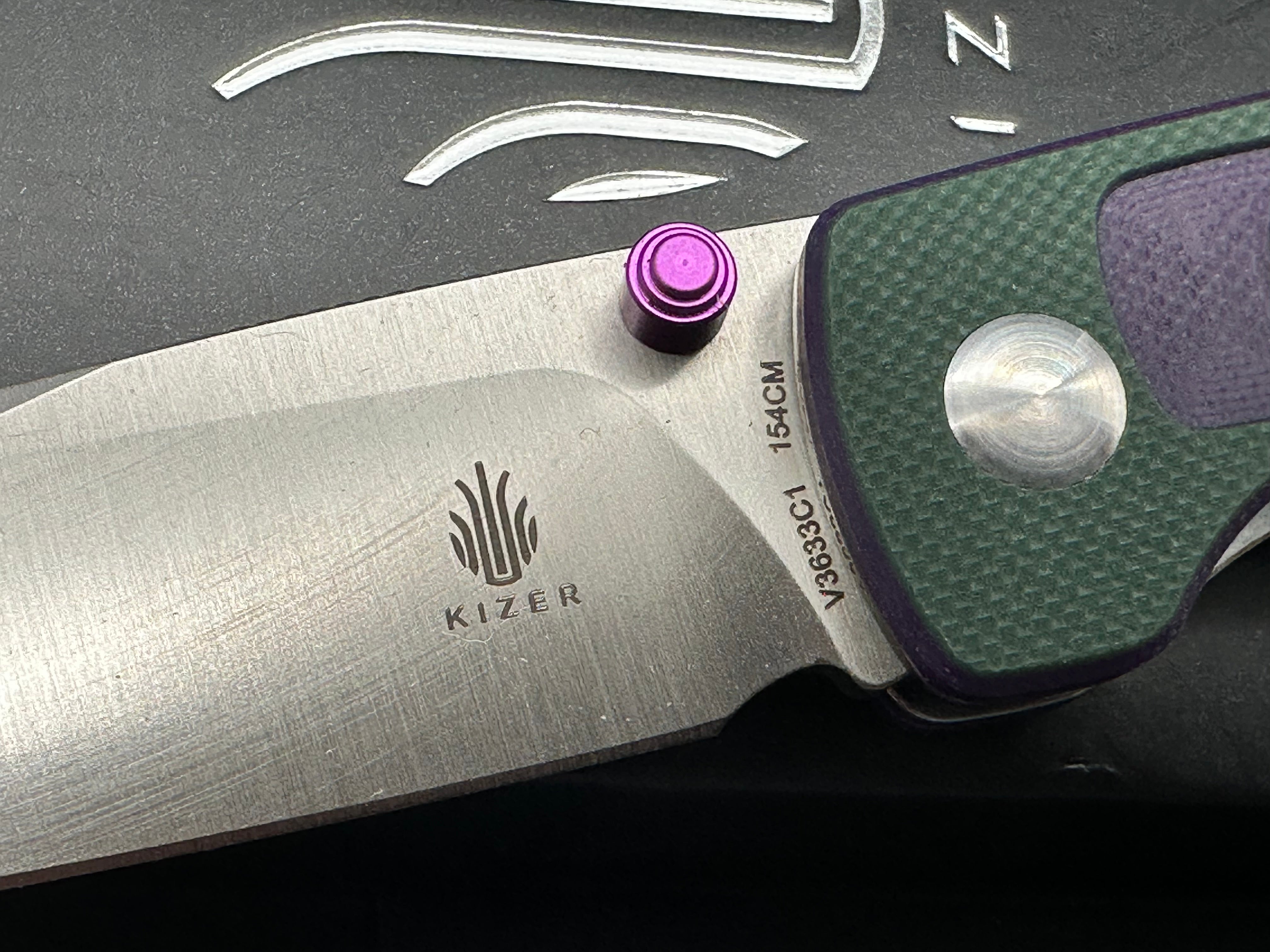 Kizer Vanguard Fighter Knife Green/Purple Ribbon (3.19" Satin)