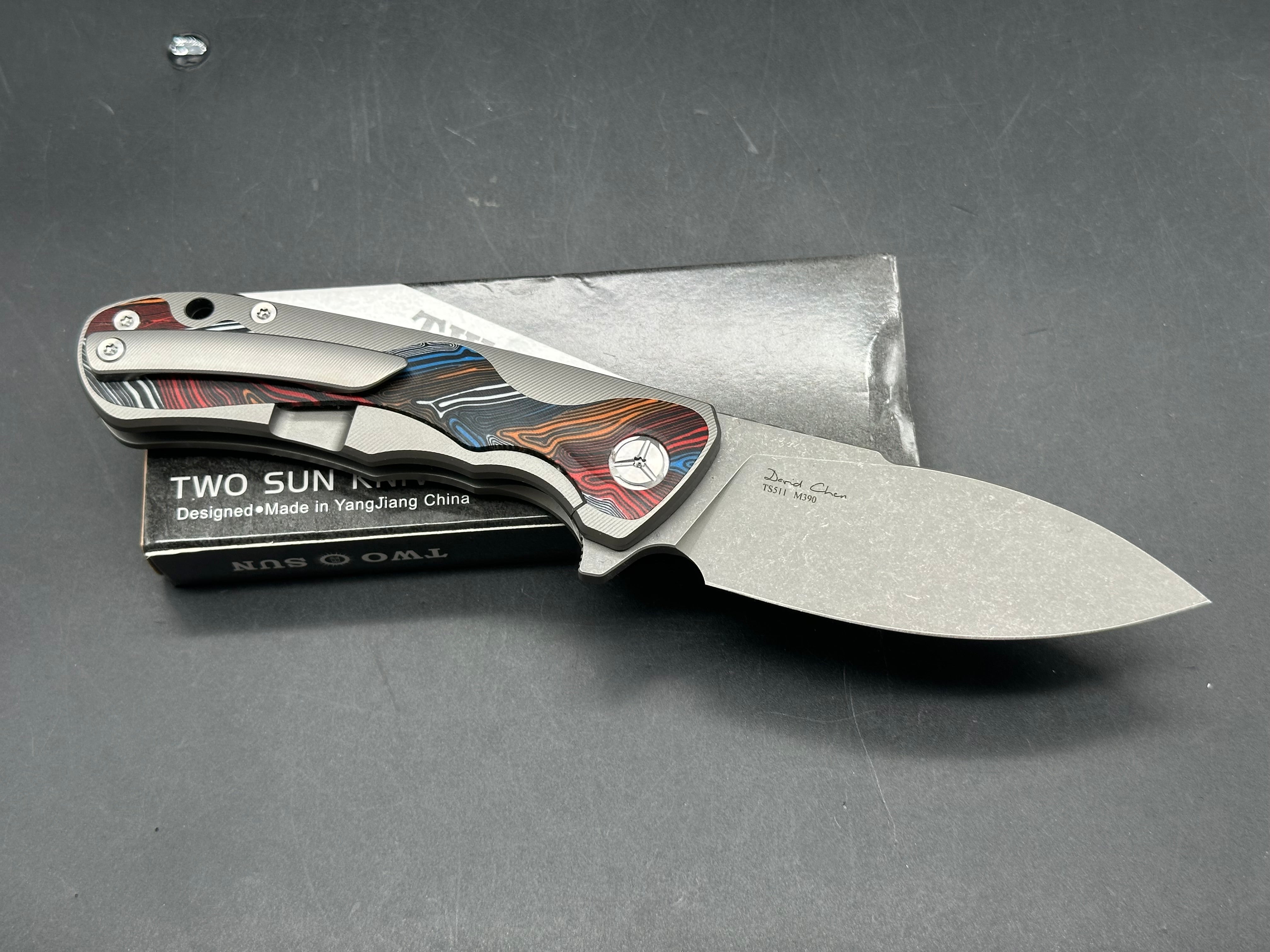TWOSUN FOLDING KNIFE TITANIUM/COLOR G10 HANDLE M390 PLAIN EDGE SATIN FINISH TS511-M390