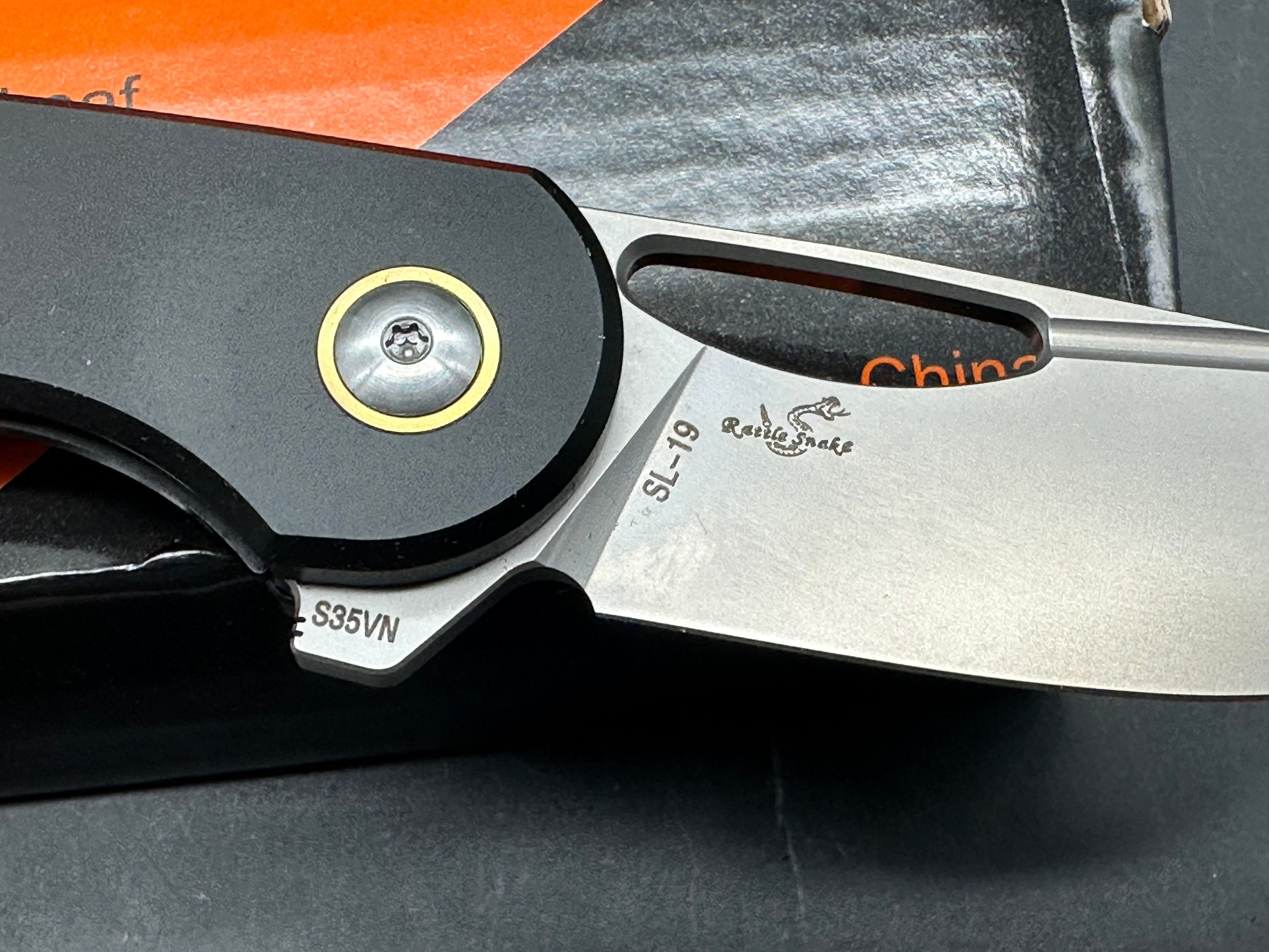 SixLeaf SL-19 folding knife S35VN blade
