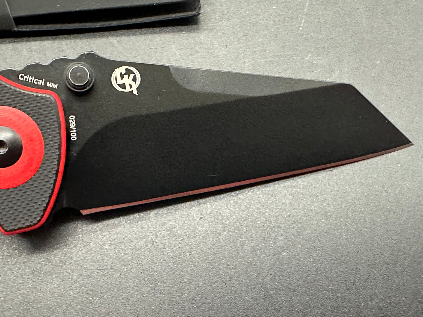 Kizer Friday Club | Tiger Mini Critical | 2.99" 3V Blade | Black&Red G10 Handle