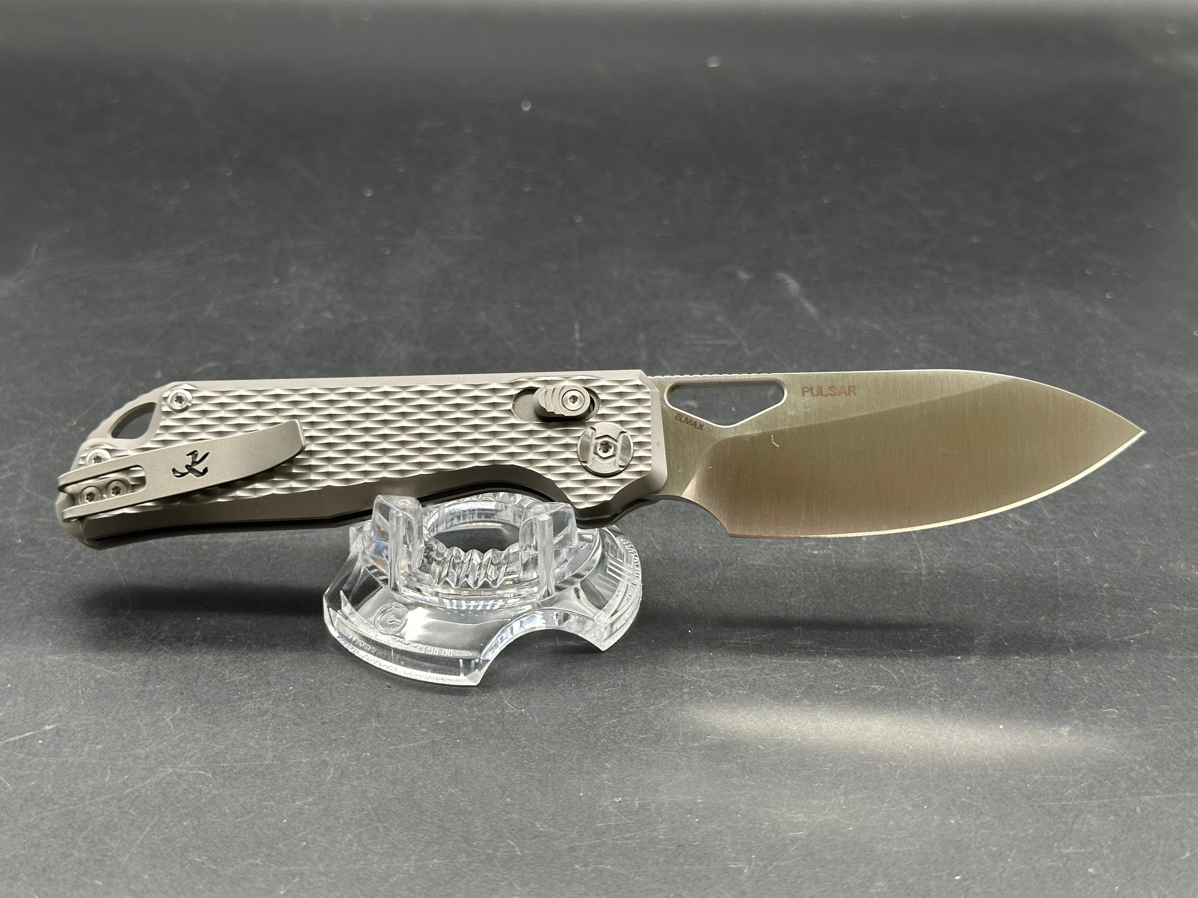 Kunwu Pulsar titanium handle w/Exmax blade