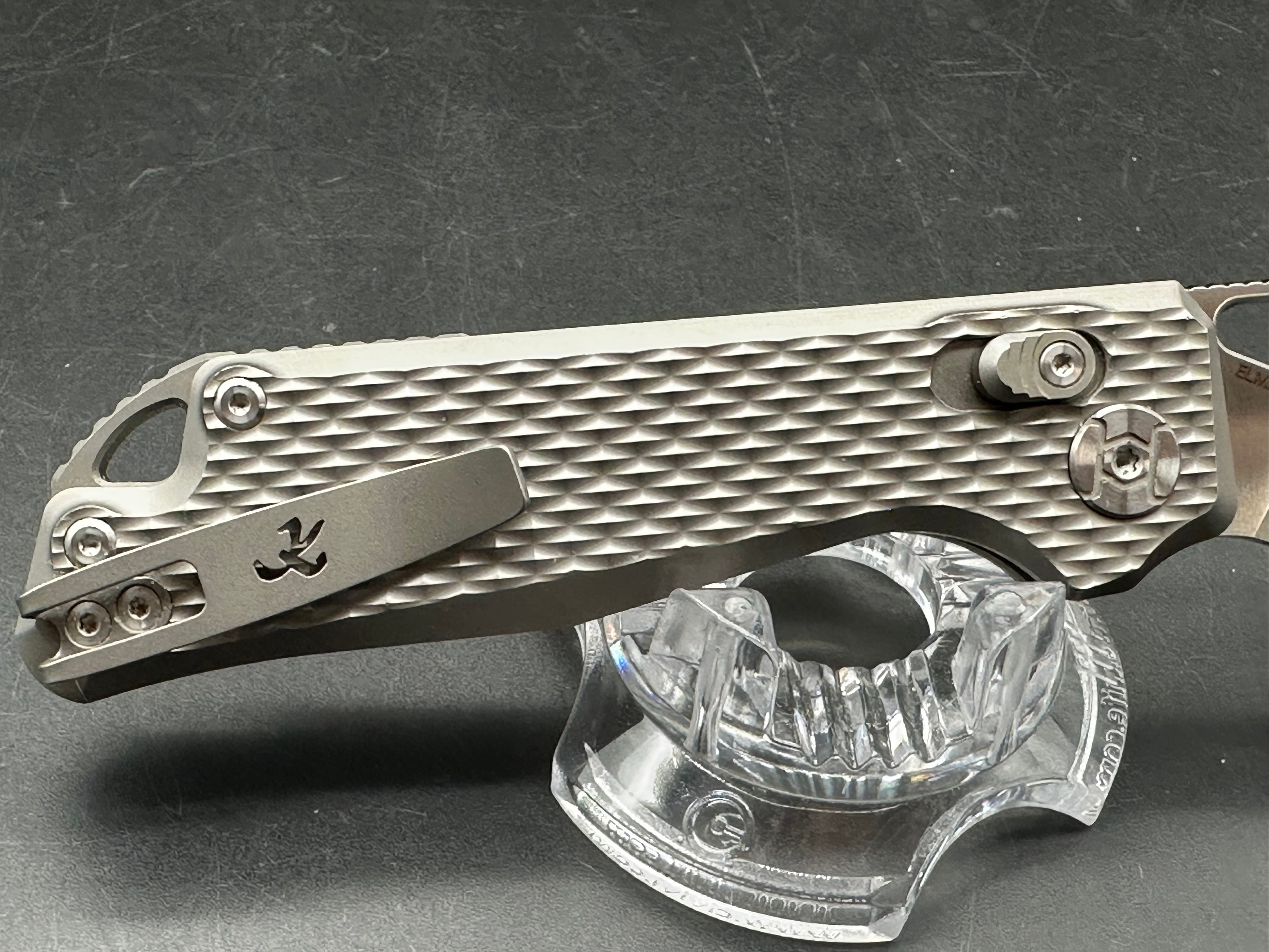 Kunwu Pulsar titanium handle w/Exmax blade
