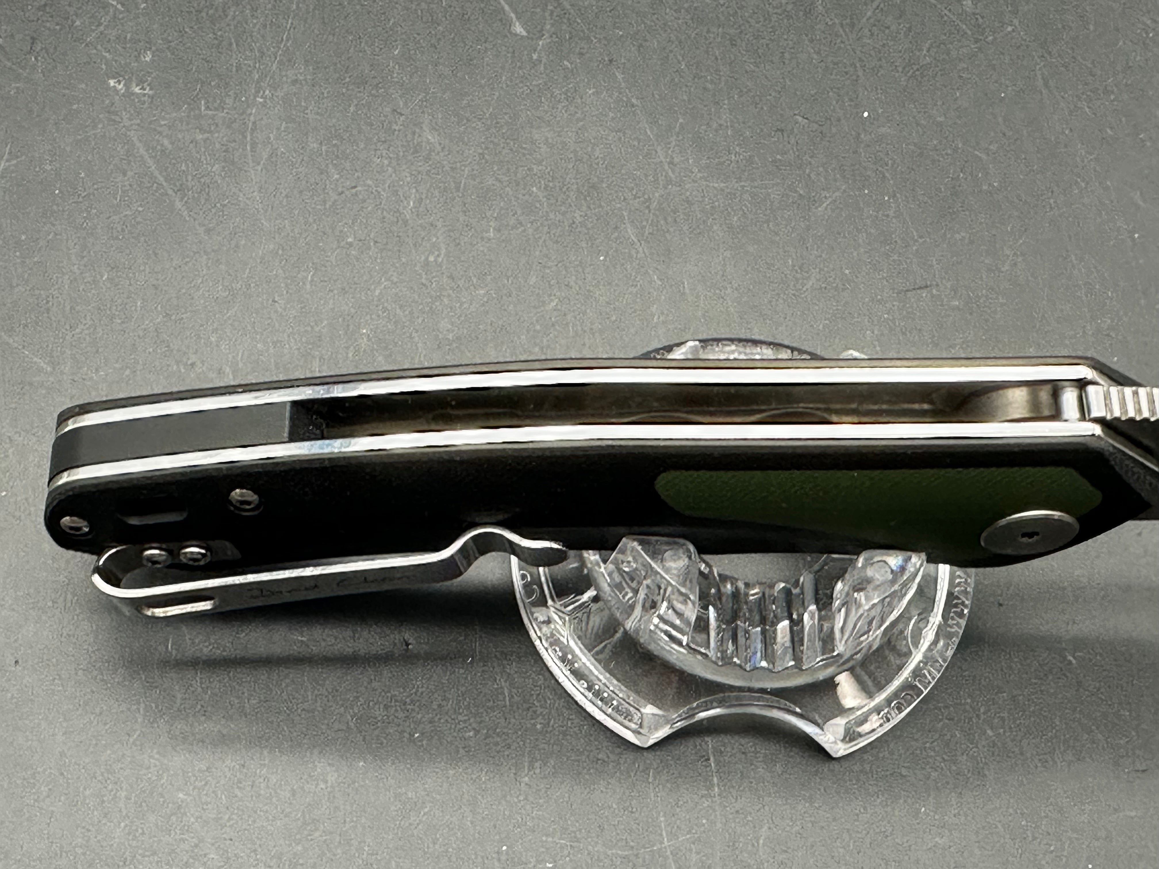 PETRIFIED FISH FOLDING KNIFE BLACK/GREEN G10 HANDLE D2 PLAIN EDGE