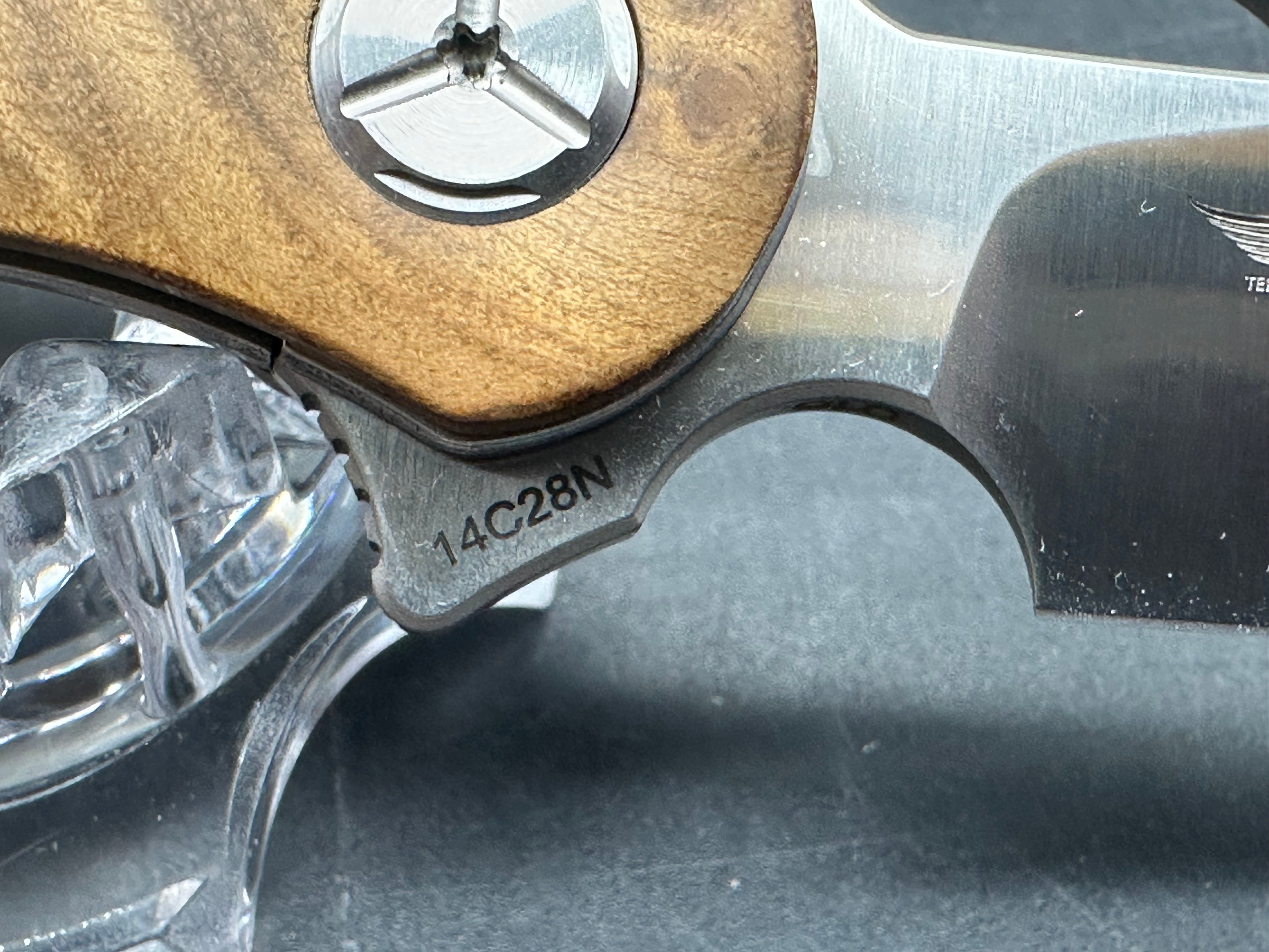 TWOSUN FOLDING KNIFE WOOD HANDLE 14C28N PLAIN EDGE TS134-WOOD