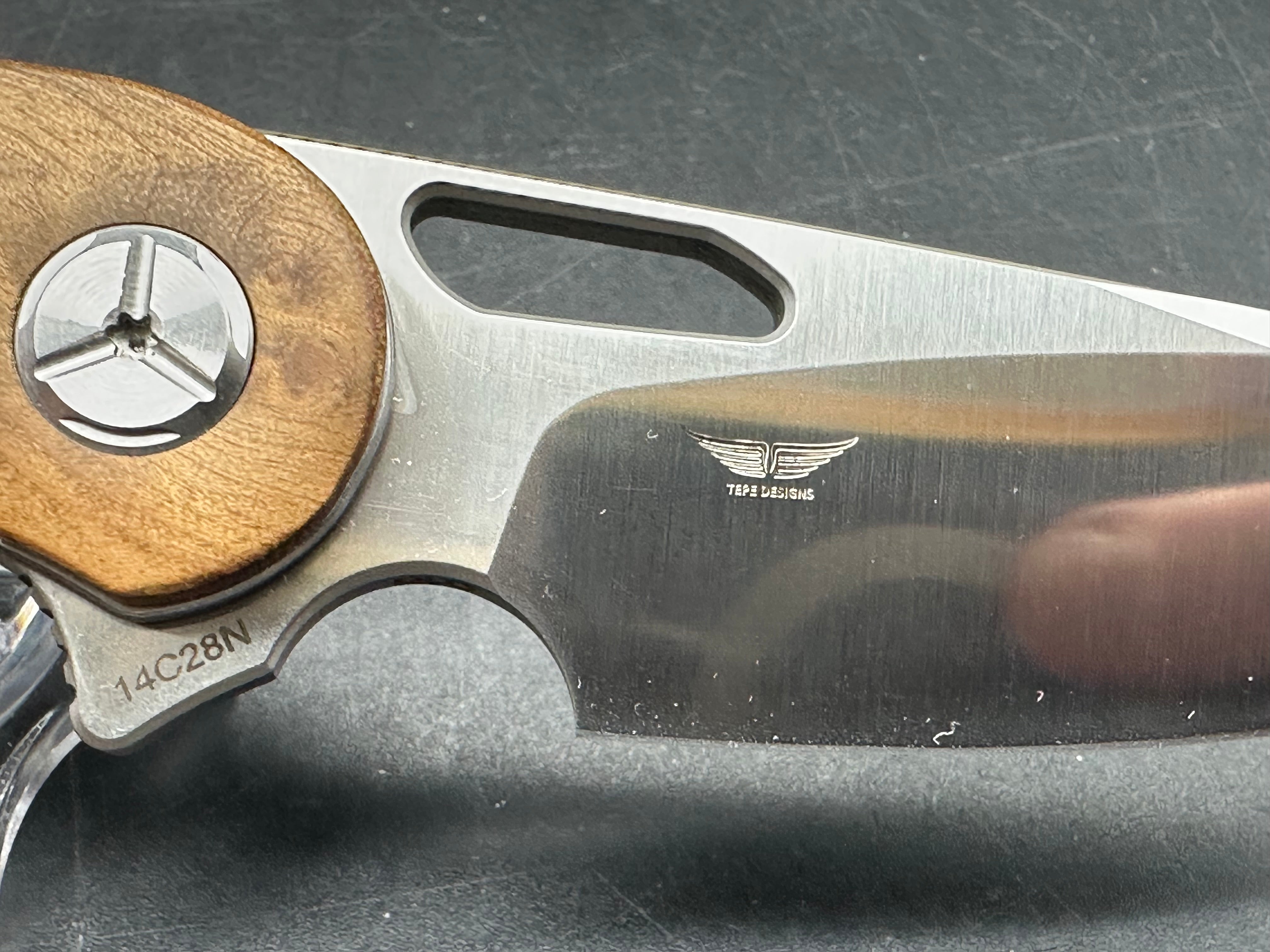 TWOSUN FOLDING KNIFE WOOD HANDLE 14C28N PLAIN EDGE TS134-WOOD