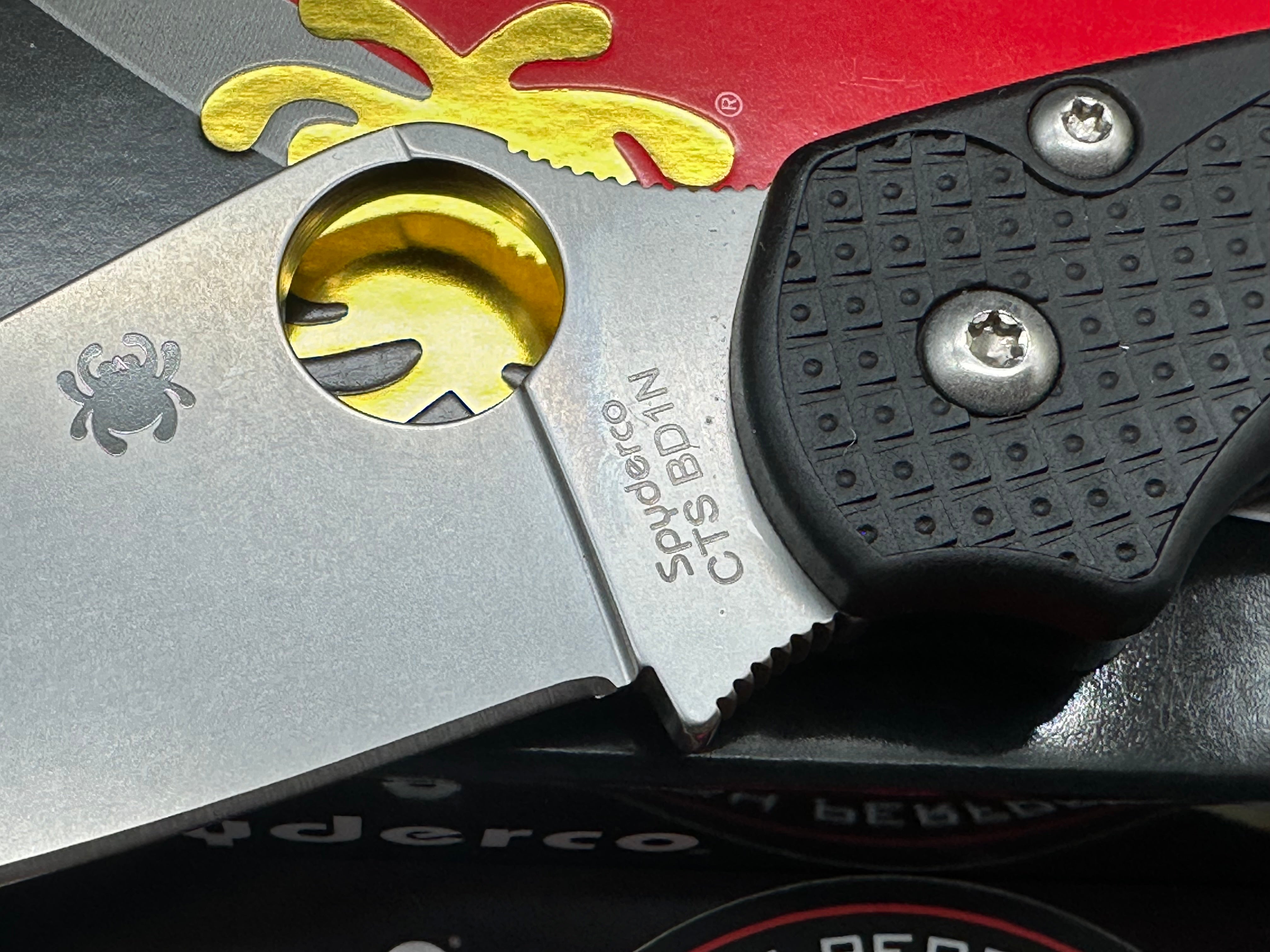 Spyderco Para Military 2 Lightweight, 3.47" CTS BD1N Stonewash Blade with Black FRN Scales plus Lynch Titanium Clip