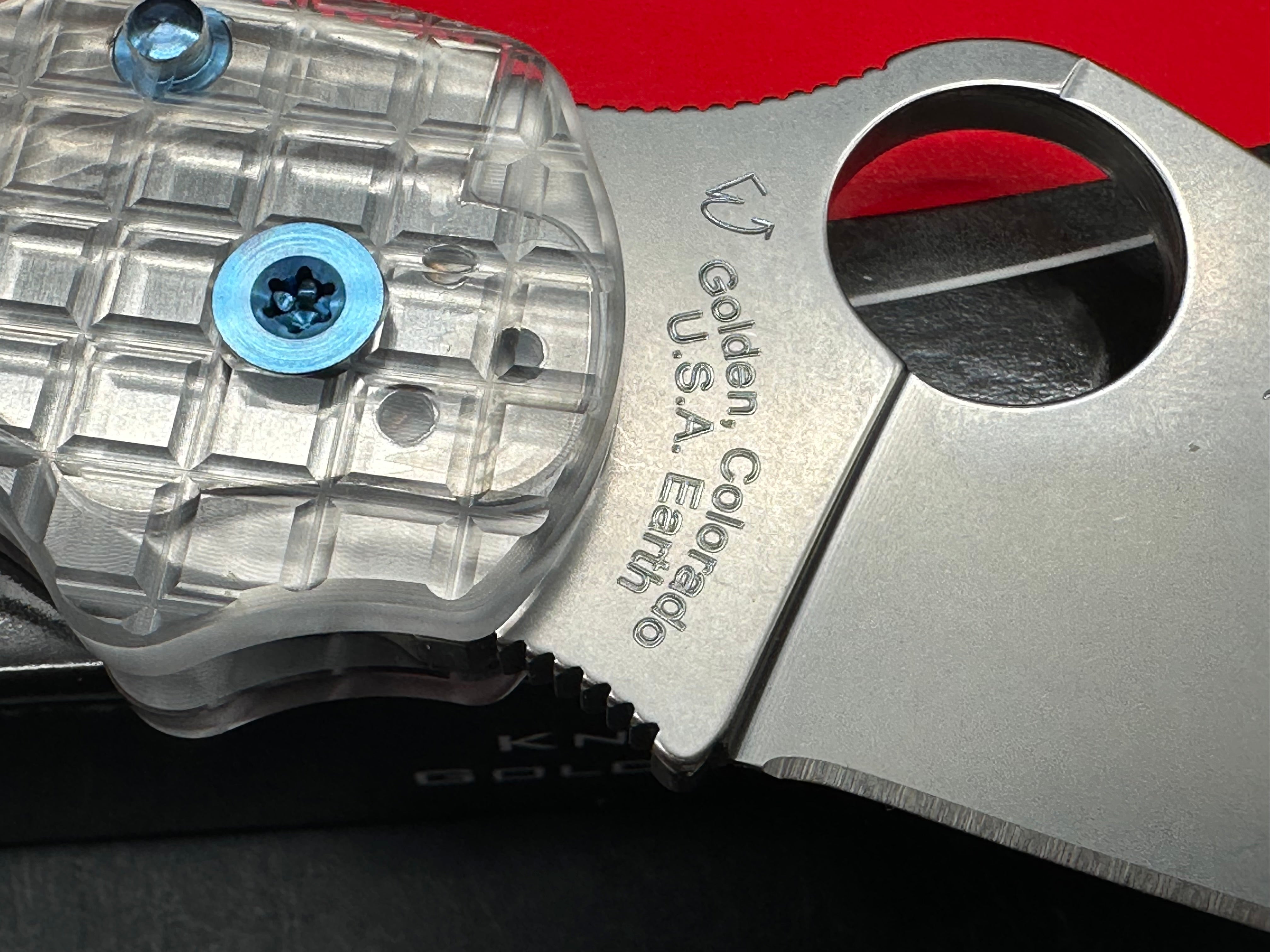 Spyderco Para 3, 2.93" CPM S45VN Stonewash Pacific Sons Acrylic Clear Scales and Blue Anodized Hardware and Ripp's Garage Tech (RGT) Titanium Blue Pocket Clip