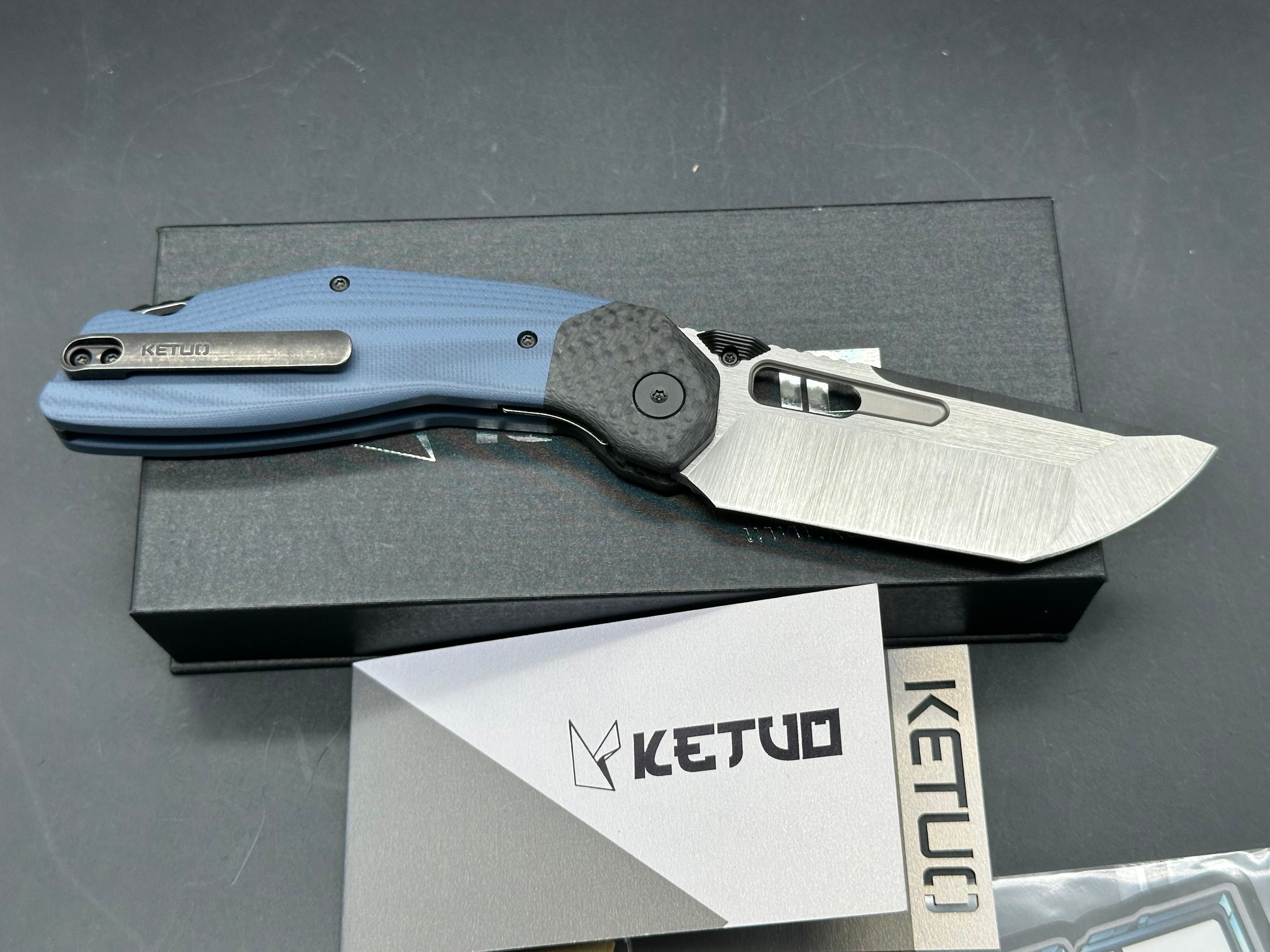 Ketuo Knife - Yakuza G10/Blue G10 Scales w/Steel Liners & Carbon Fiber Bolster/Tanto/Hand Rubbed 14C28N