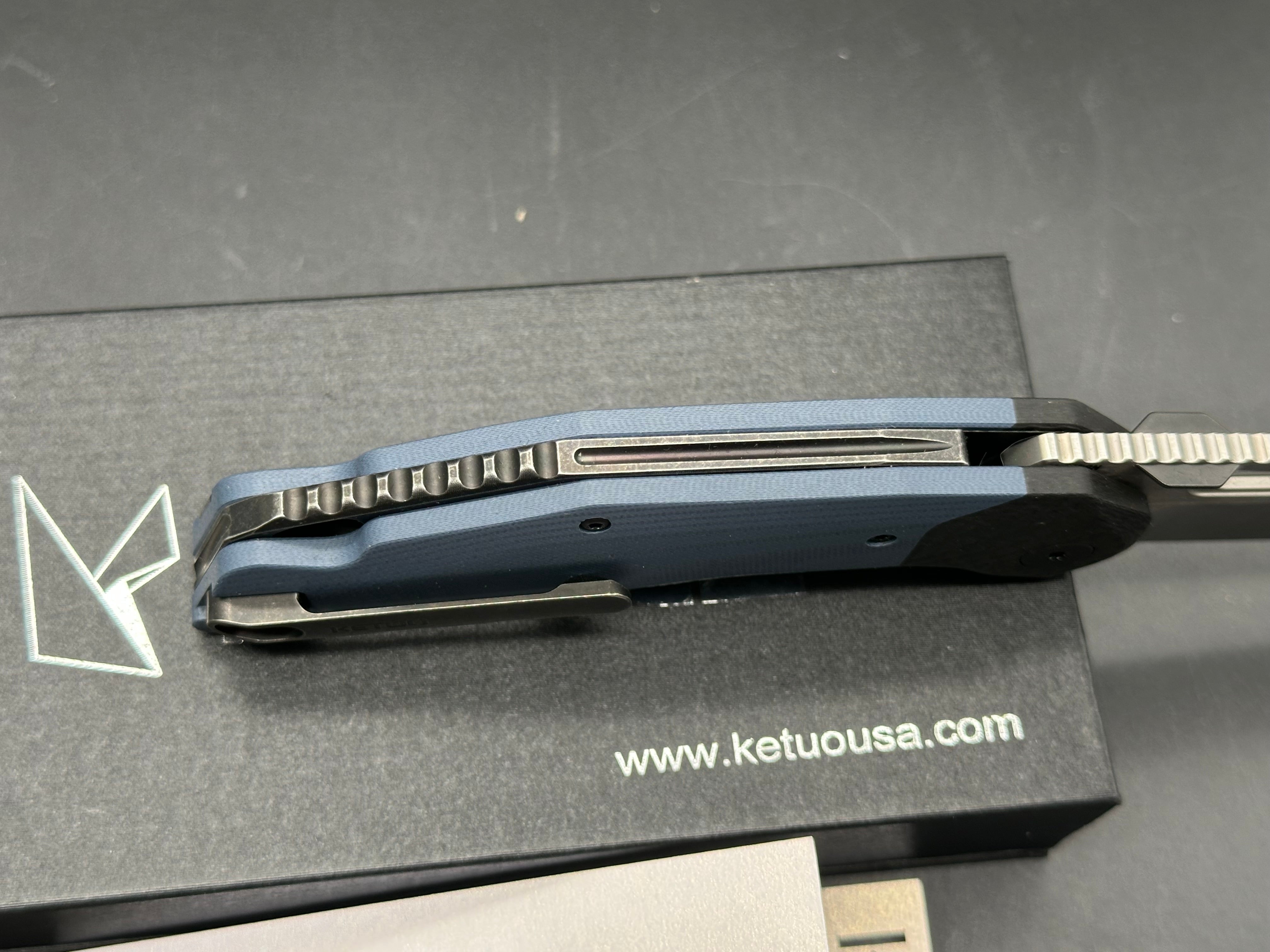 Ketuo Knife - Yakuza G10/Blue G10 Scales w/Steel Liners & Carbon Fiber Bolster/Tanto/Hand Rubbed 14C28N