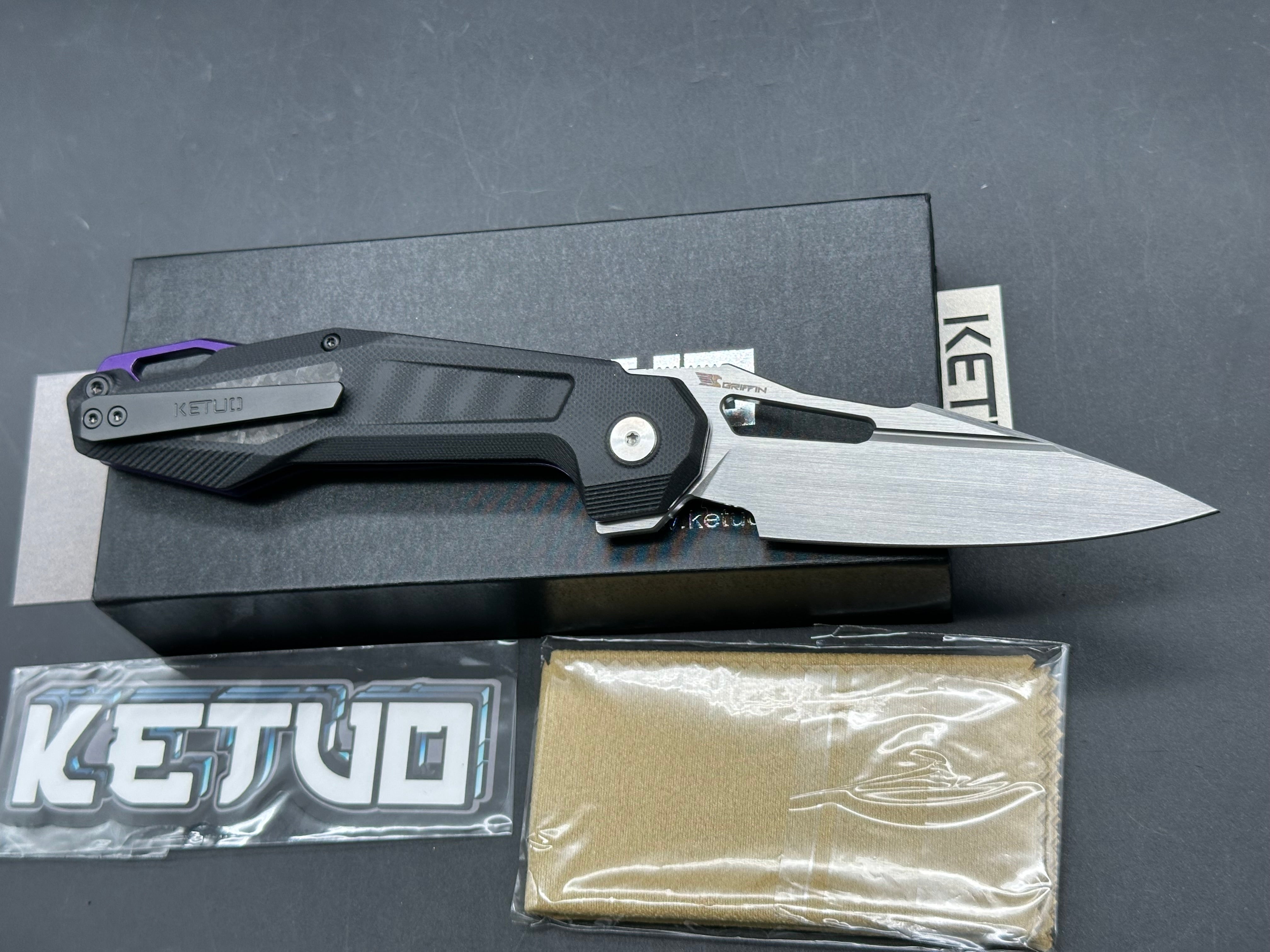 Ketuo Knife - Griffin G10/Black G-10 Scales + Shred Carbon Fiber Inlays w/Purple Backspacer & Liners/Harpoon/Hand Rubbed 14C28N