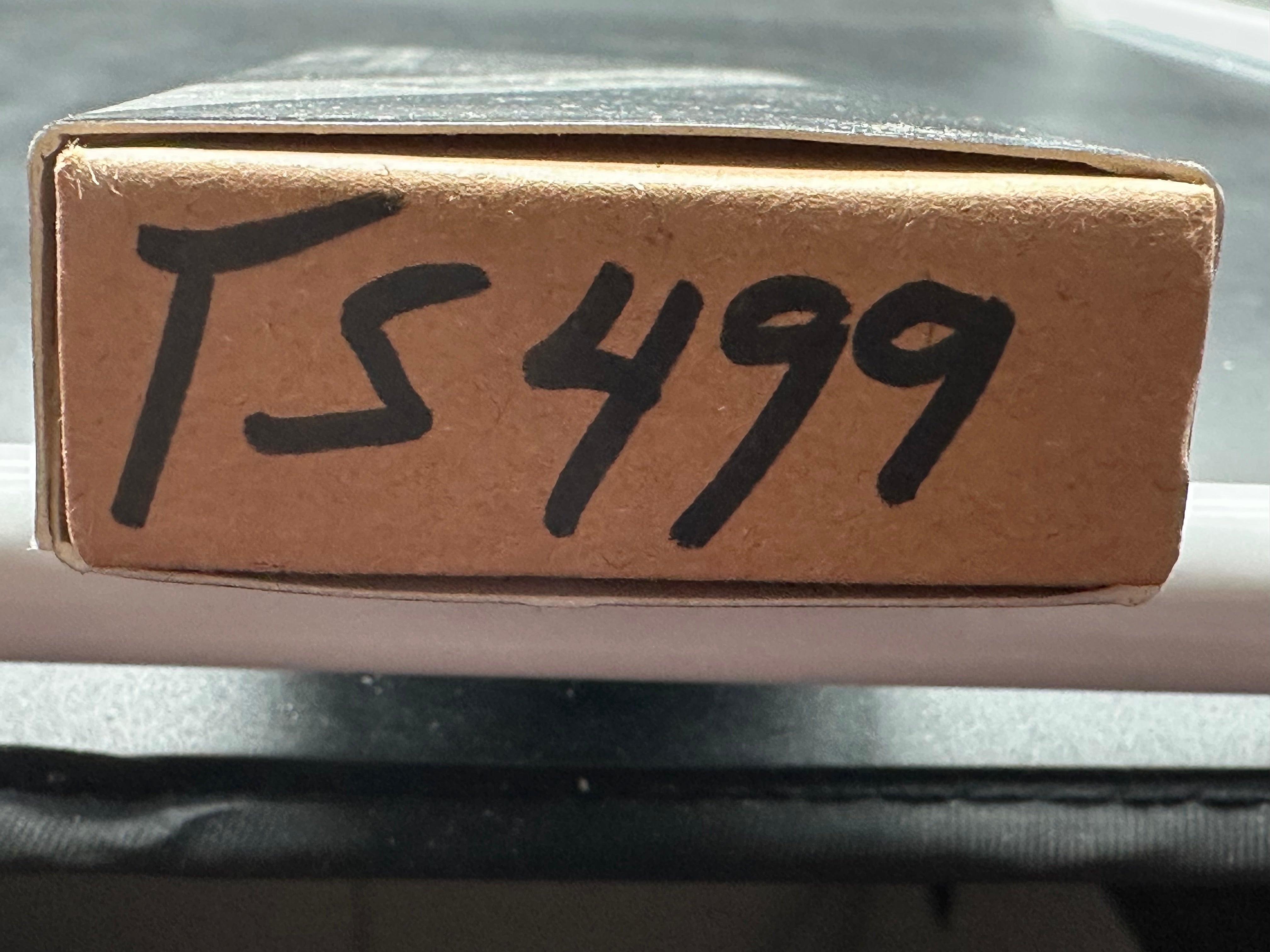 TwoSun TS499: Grey with carbon fiber, 8.5" overall length YJ01-V1 blade