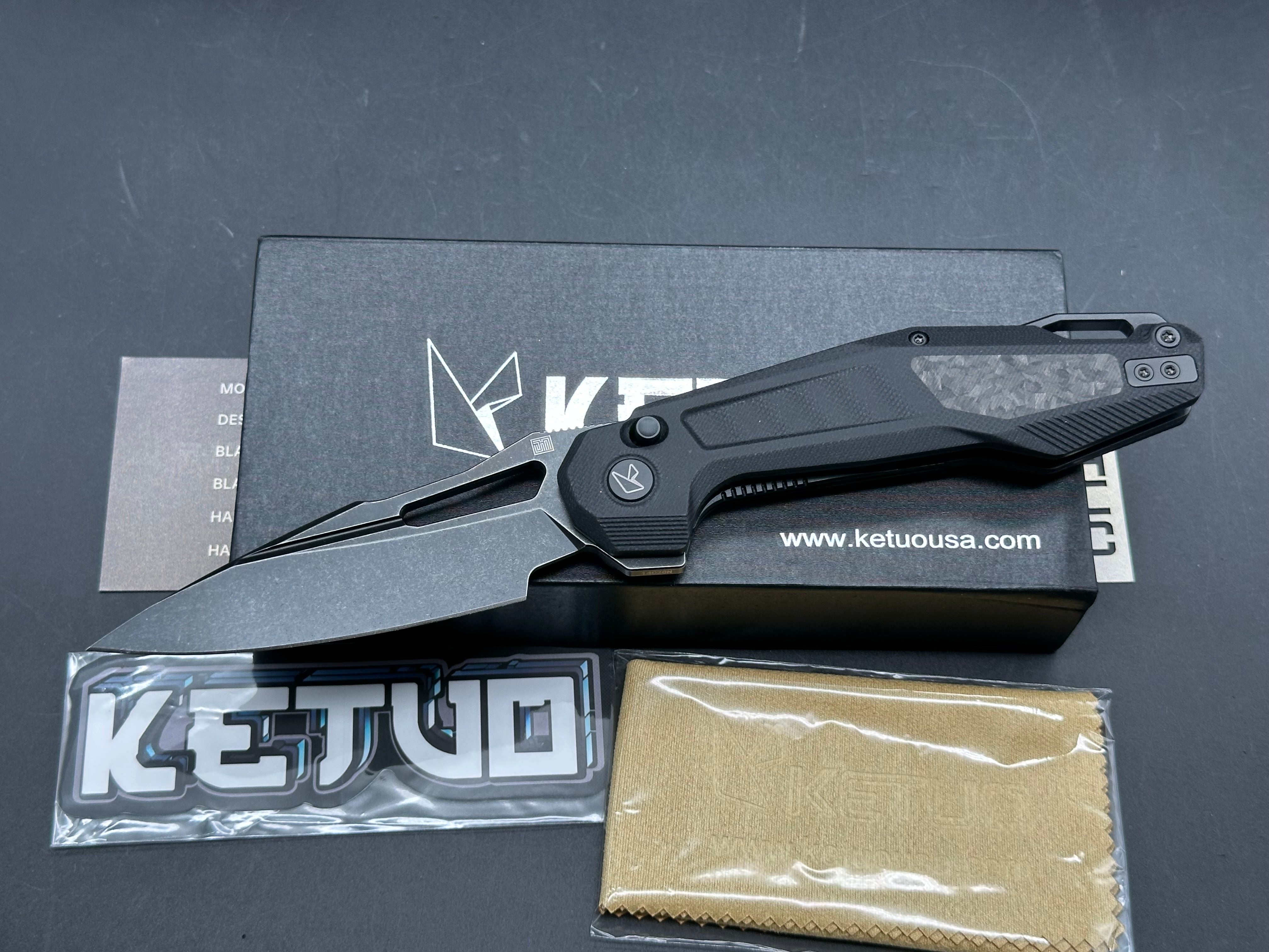 Ketuo Knife - Griffin G10/Black G-10 Scales + Shred Carbon Fiber Inlays w/Black Backspacer & Liners/Harpoon/Blackwash 14C28N