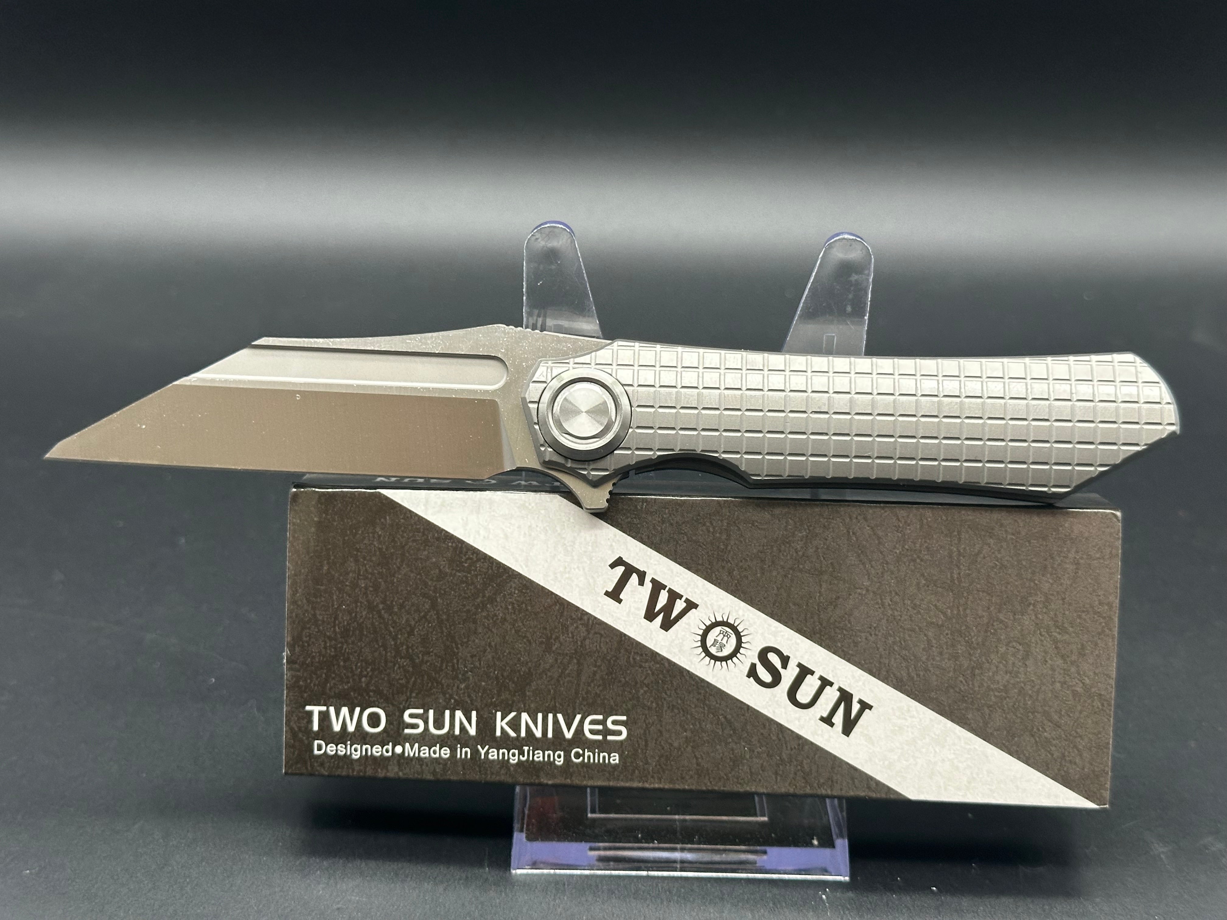 TWOSUN TS195-SQUARE TITANIUM HANDLE M390 PLAIN EDGE SATIN FINISH