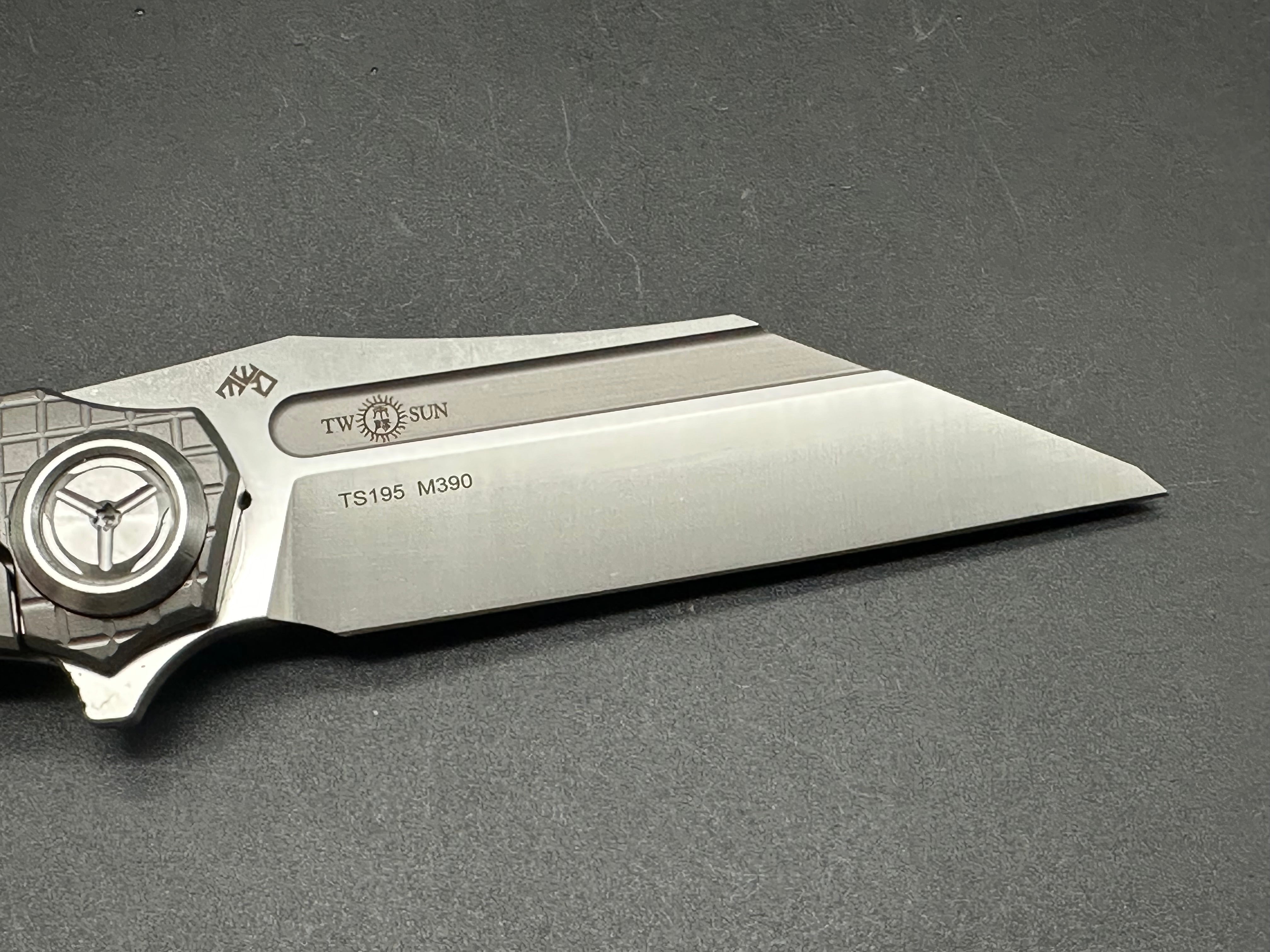 TWOSUN TS195-SQUARE TITANIUM HANDLE M390 PLAIN EDGE SATIN FINISH