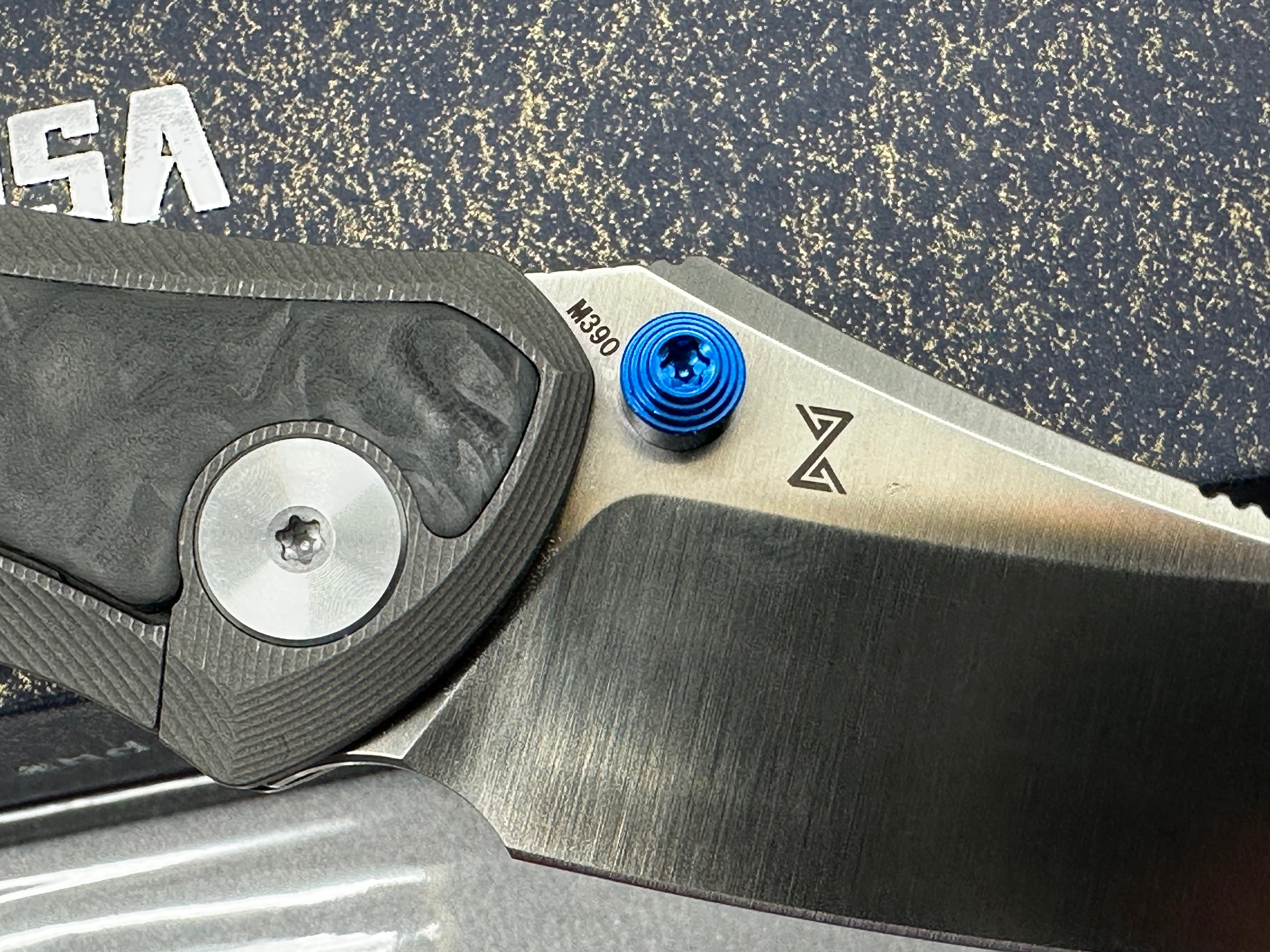 Trivisa Rhino -W frame lock titanium with carbon fiber M390 steel