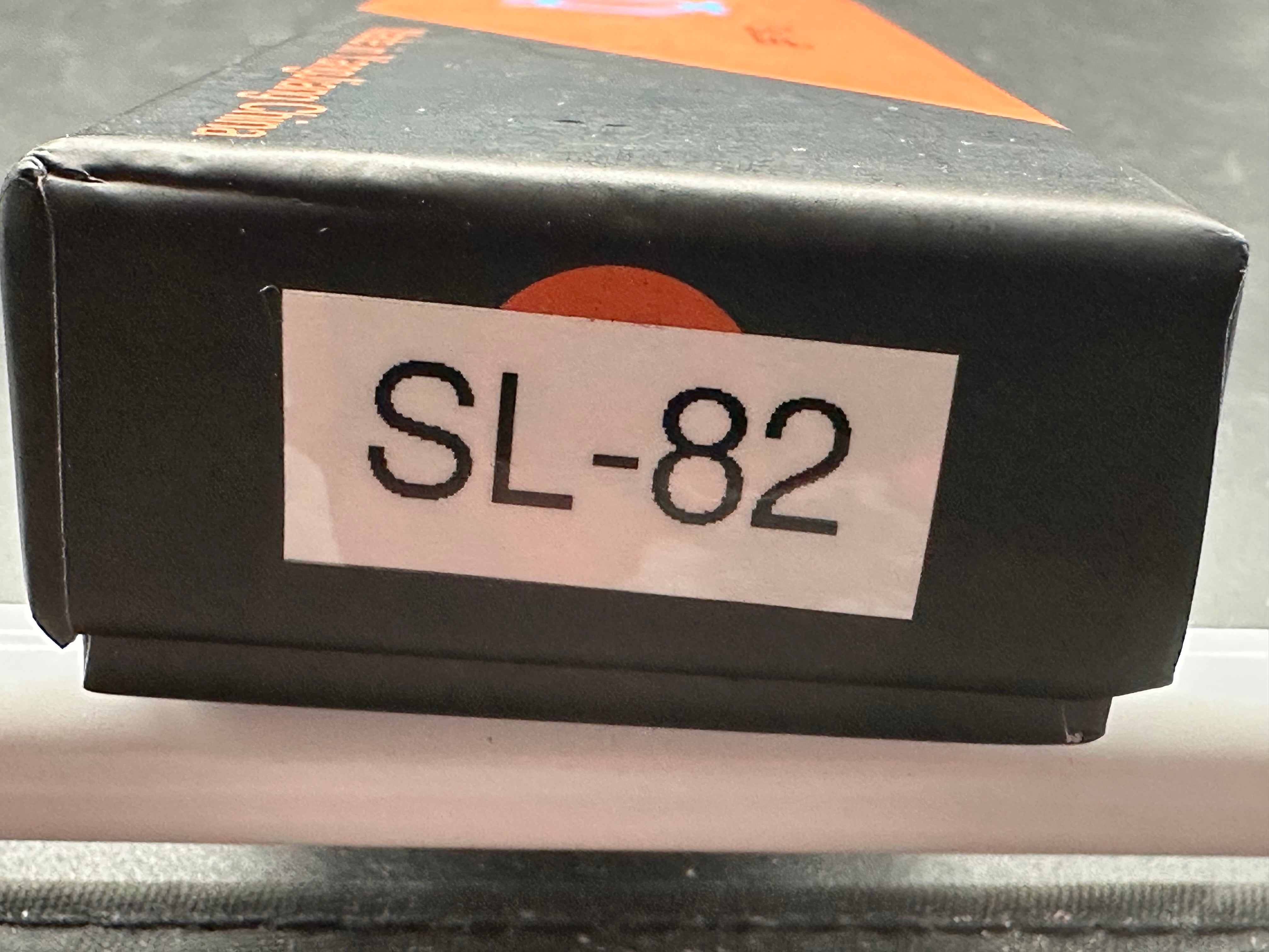 Sixleaf SL-82  button lock, aluminum scales, 14c28n blade