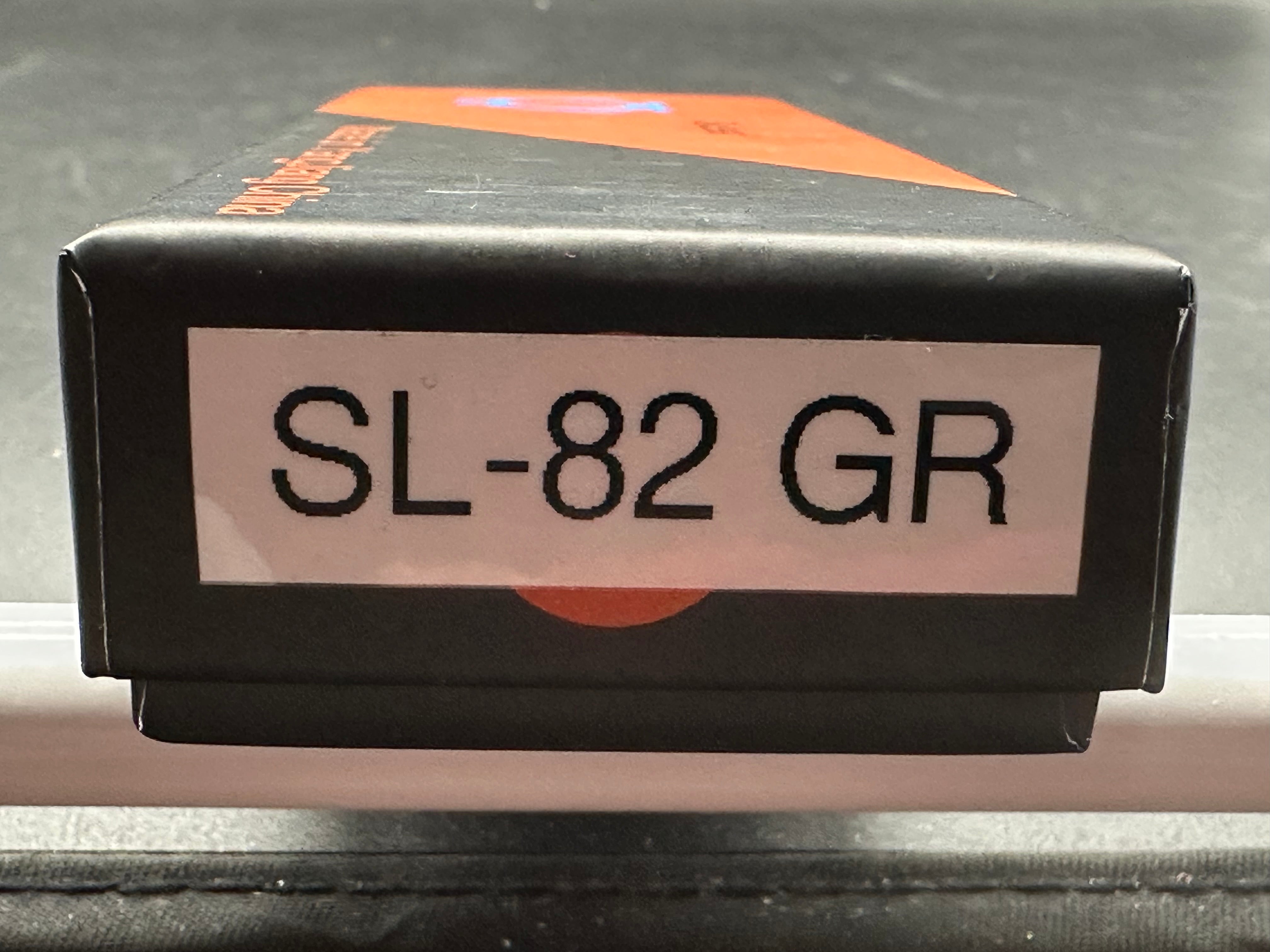 Sixleaf SL-82 GR  button lock, green anodized aluminum scales, 14c28n blade