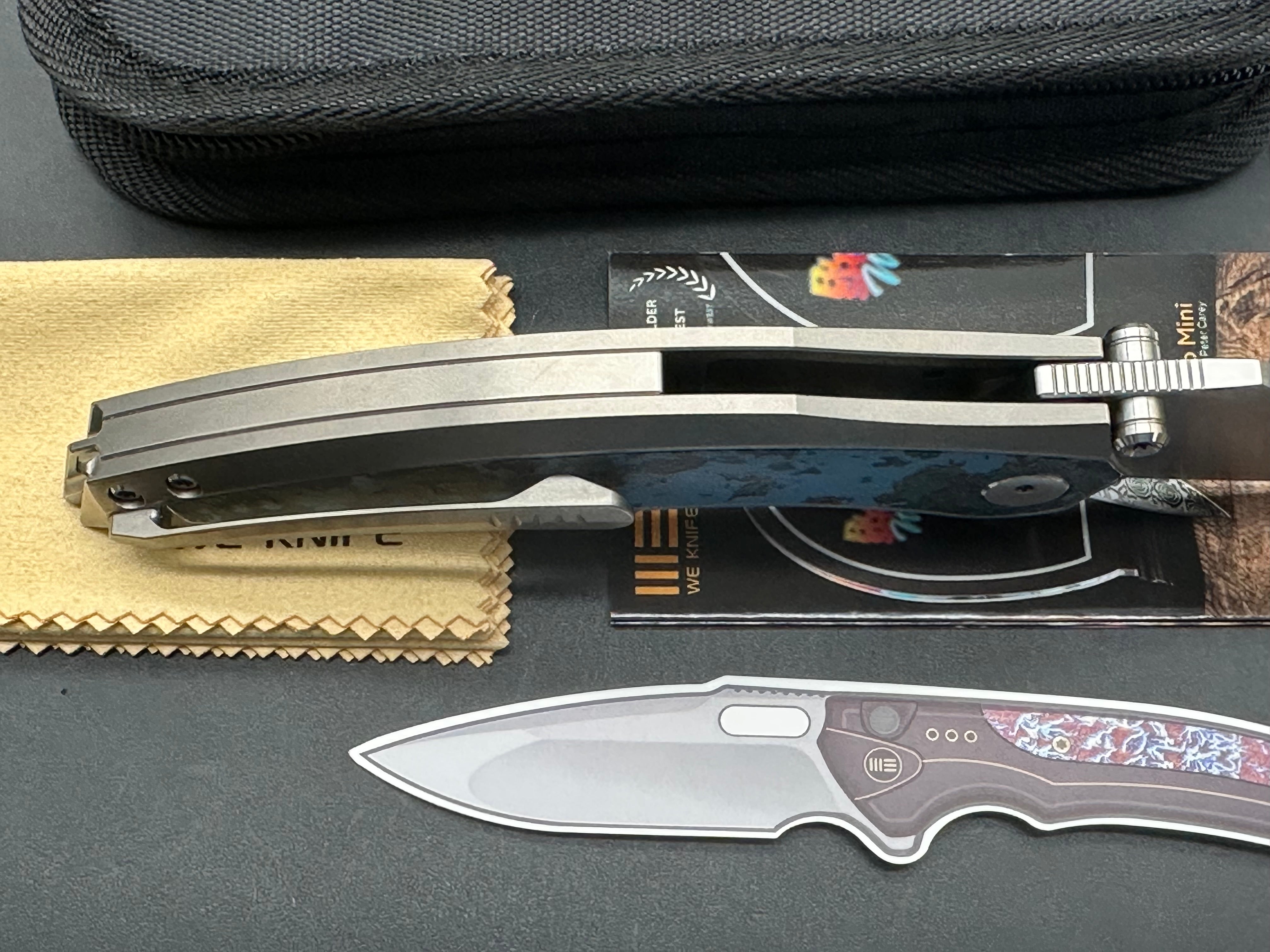 WE QUINSERIS TITANIUM/ARCTIC STORM FAT CARBON FIBER HANDLE M390