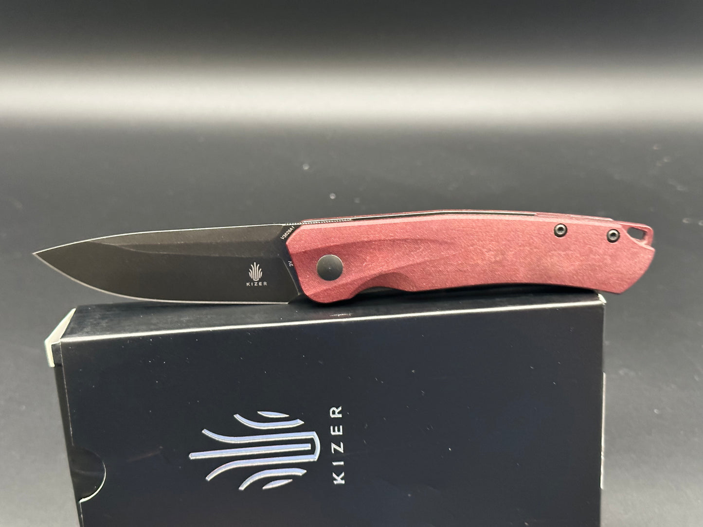 KIZER AGRESSOR RED RICHLITE HANDLE 3V blade