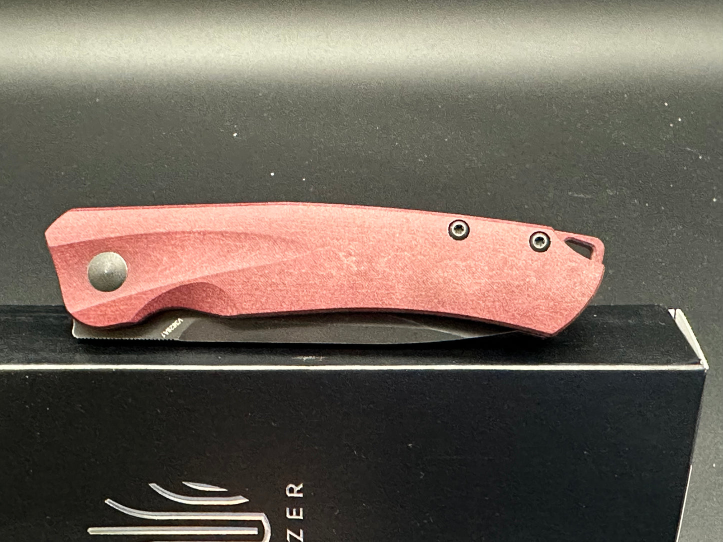 KIZER AGRESSOR RED RICHLITE HANDLE 3V blade