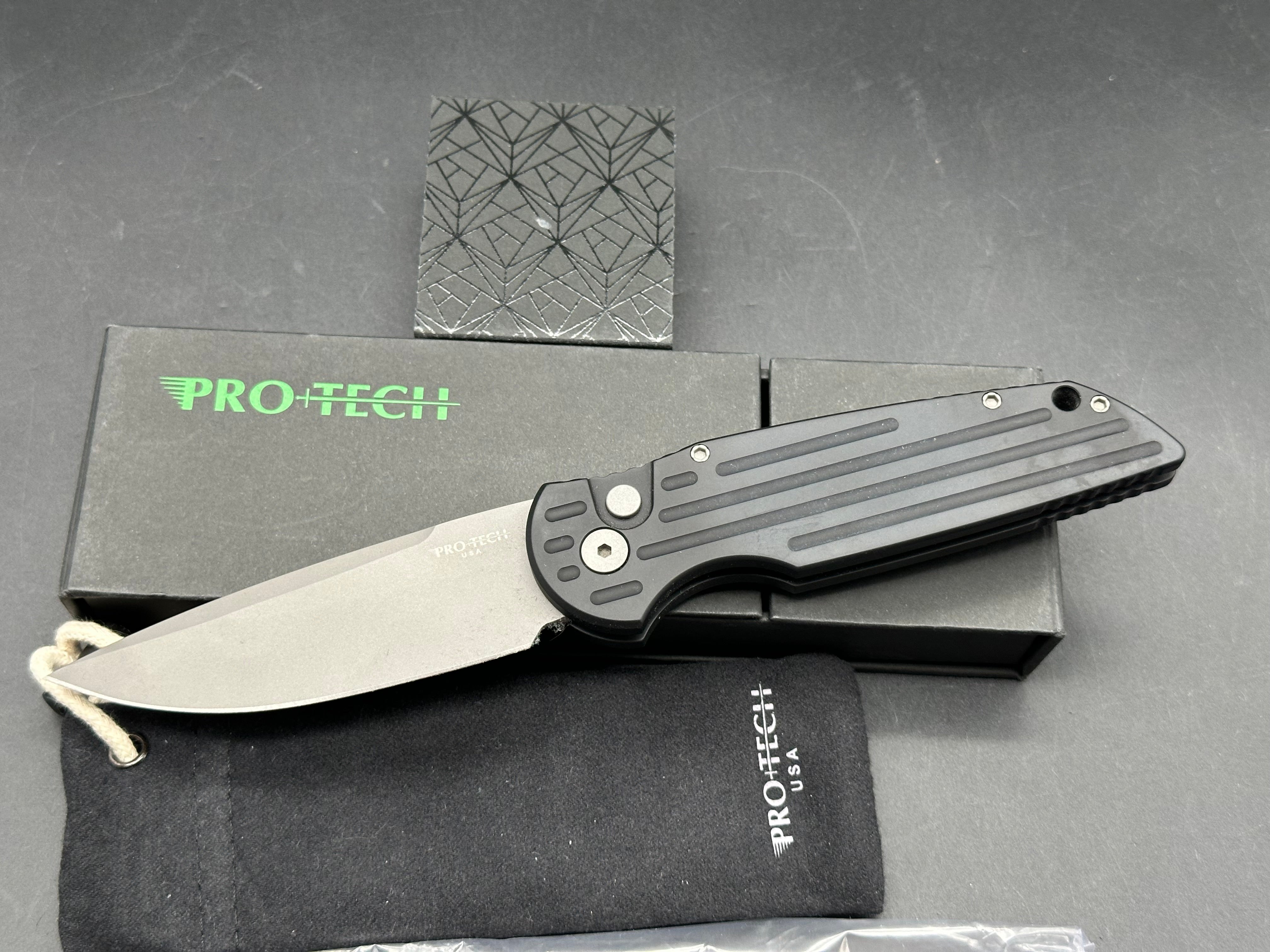 Pro-Tech TR-3 SWAT Tactical Response Automatic Knife Black Aluminum (3.5" Black)
