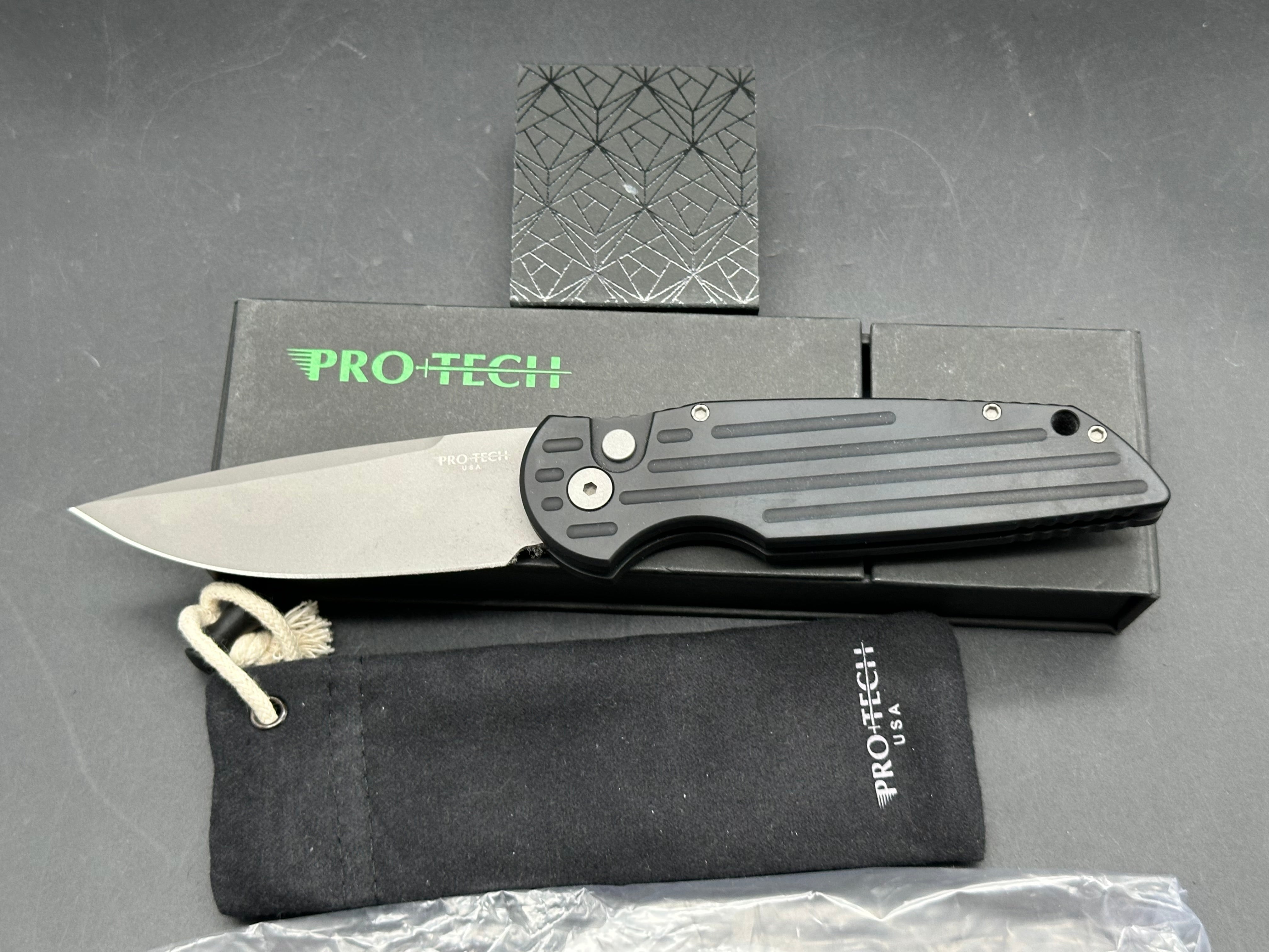 Pro-Tech TR-3 SWAT Tactical Response Automatic Knife Black Aluminum (3.5" Black)