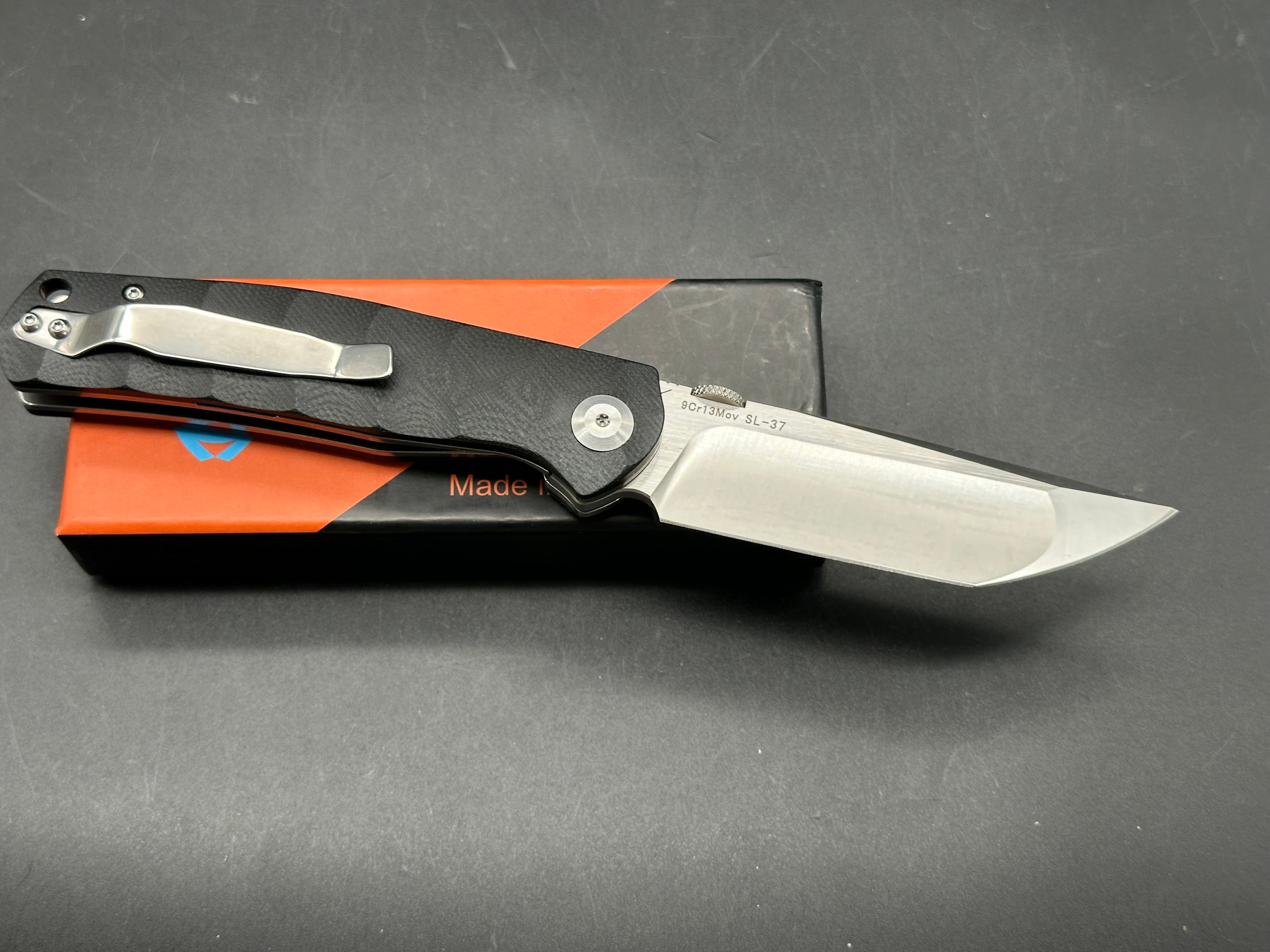 Sixleaf SL-37  black G10 9Cr13MOv steel