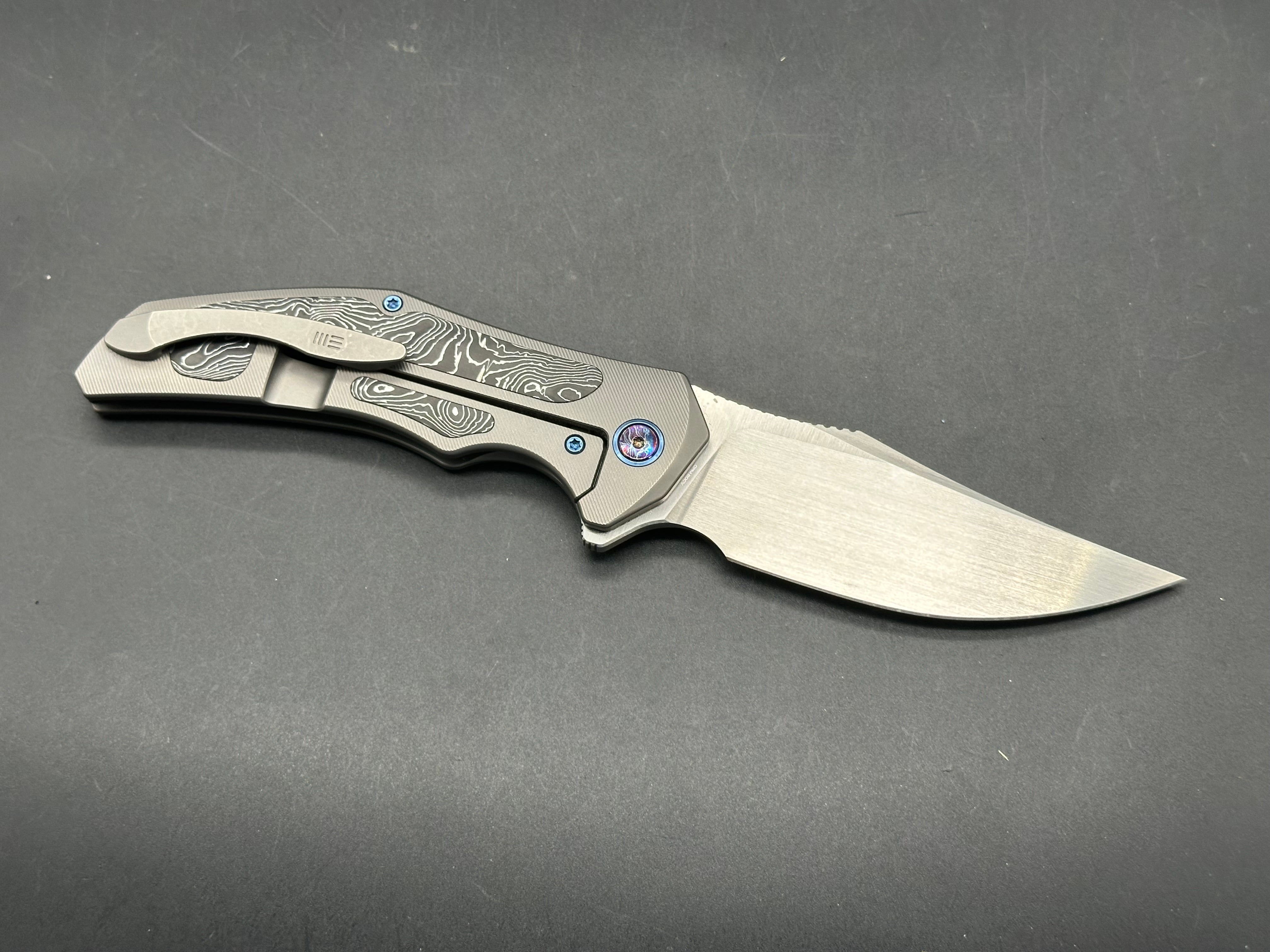 WE KNIFE Magnetron Flipper Knife Titanium & Carbon Fiber Handle (3.76" CPM 20CV Blade)