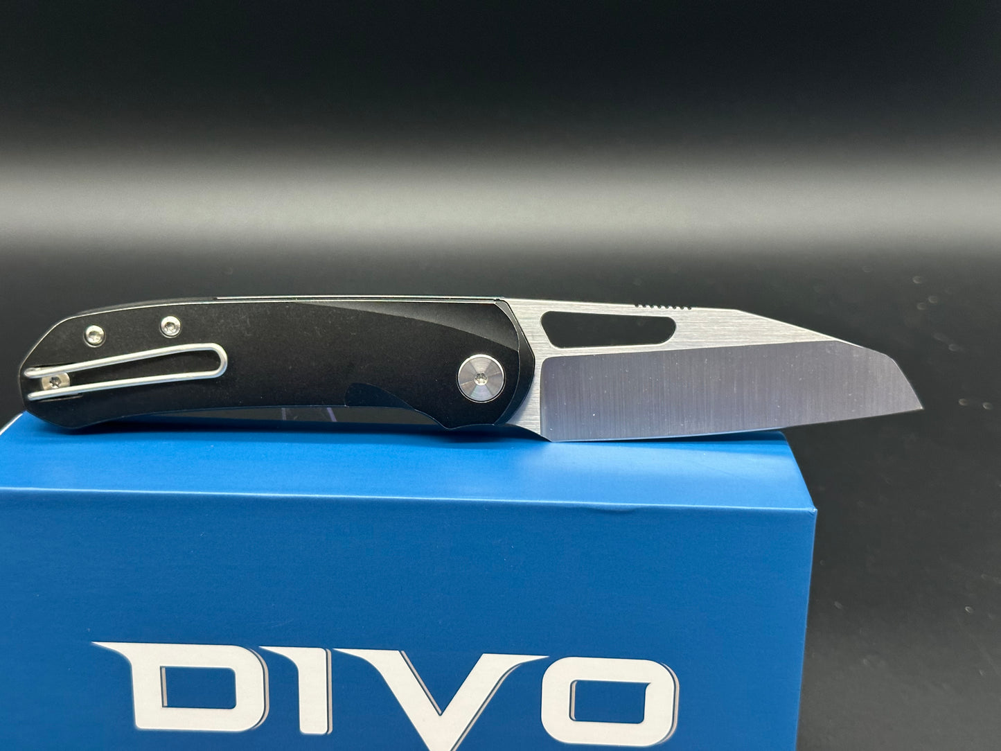 Divo Buzz black titanium