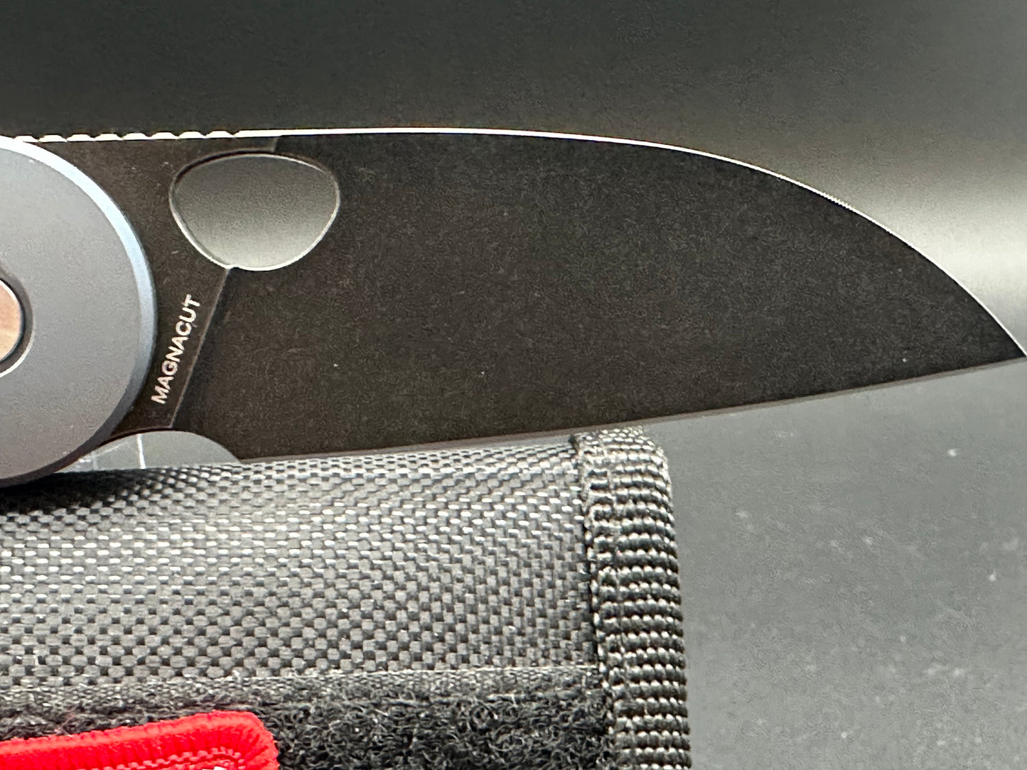 Indiana Knives EDZ blue titanium w/Magnacut blade