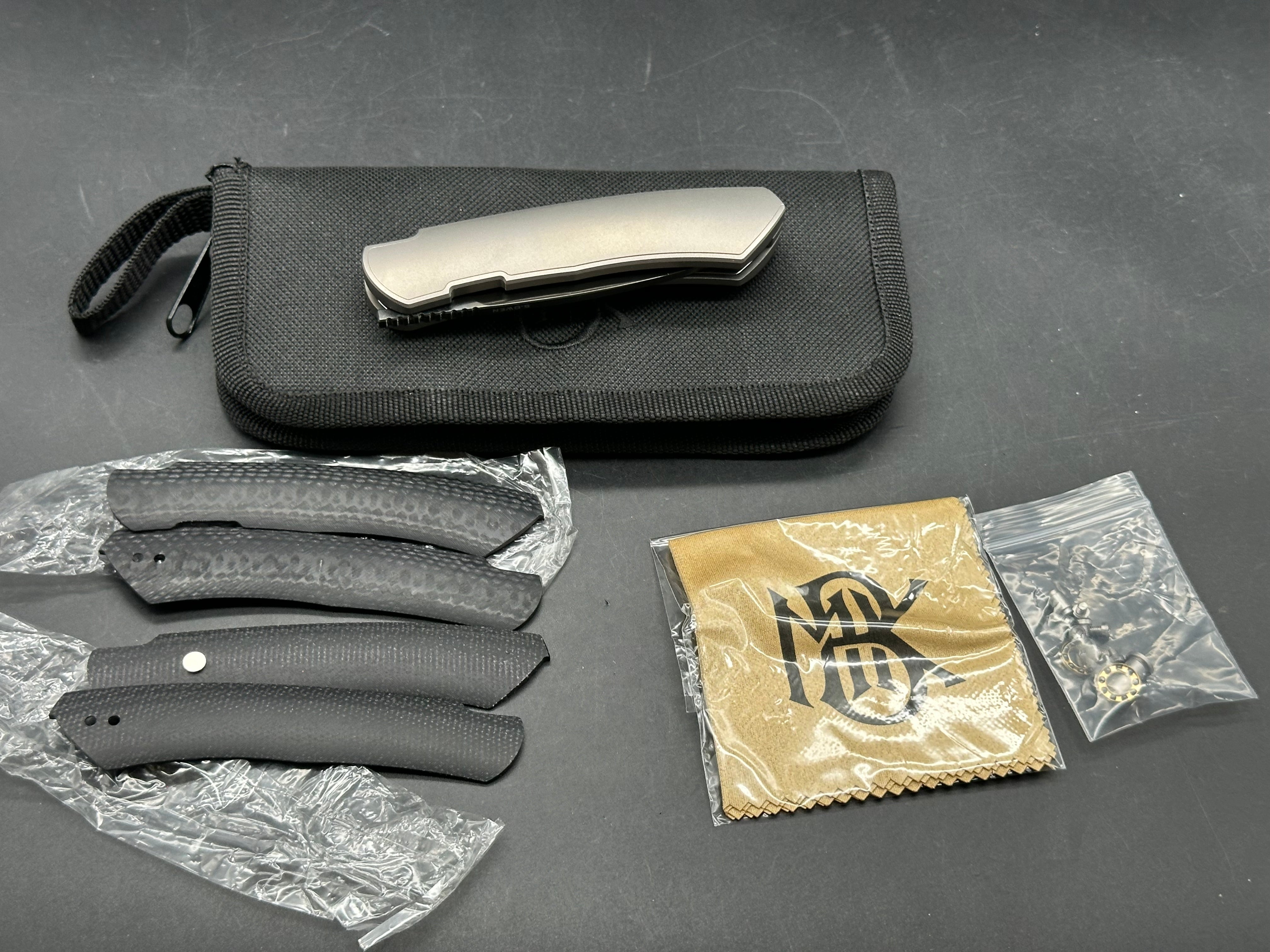 Monterey Bay Knives Futura Black - DLC includes extra scales and hardware