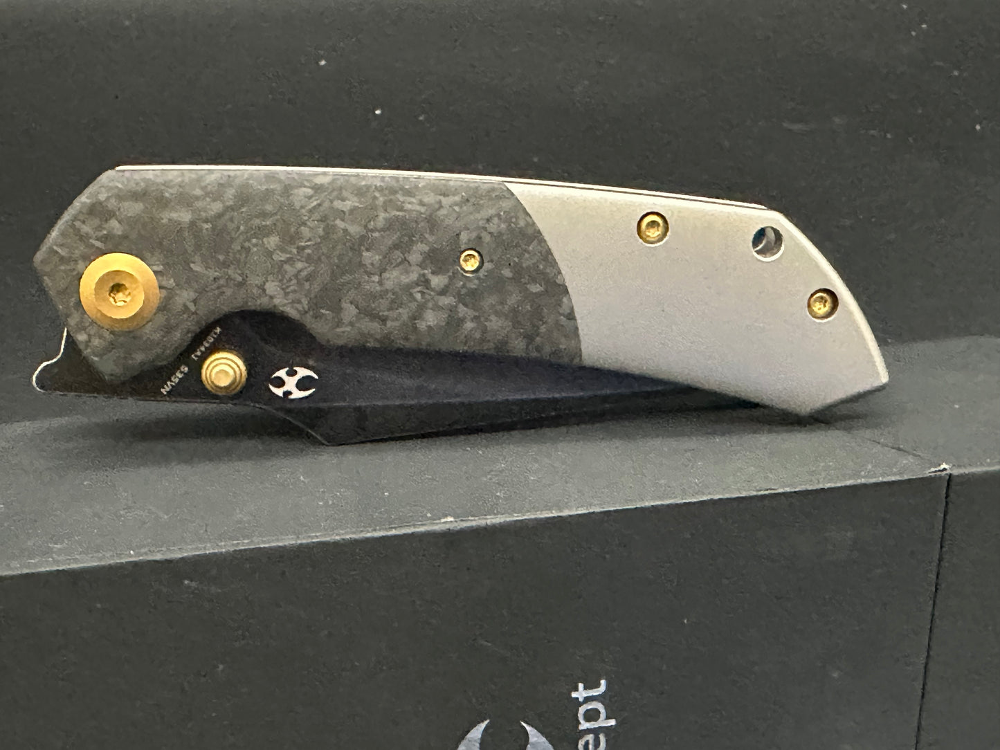 KANSEPT FENRIR SHREDDED CARBON FIBER/TITANIUM HANDLE