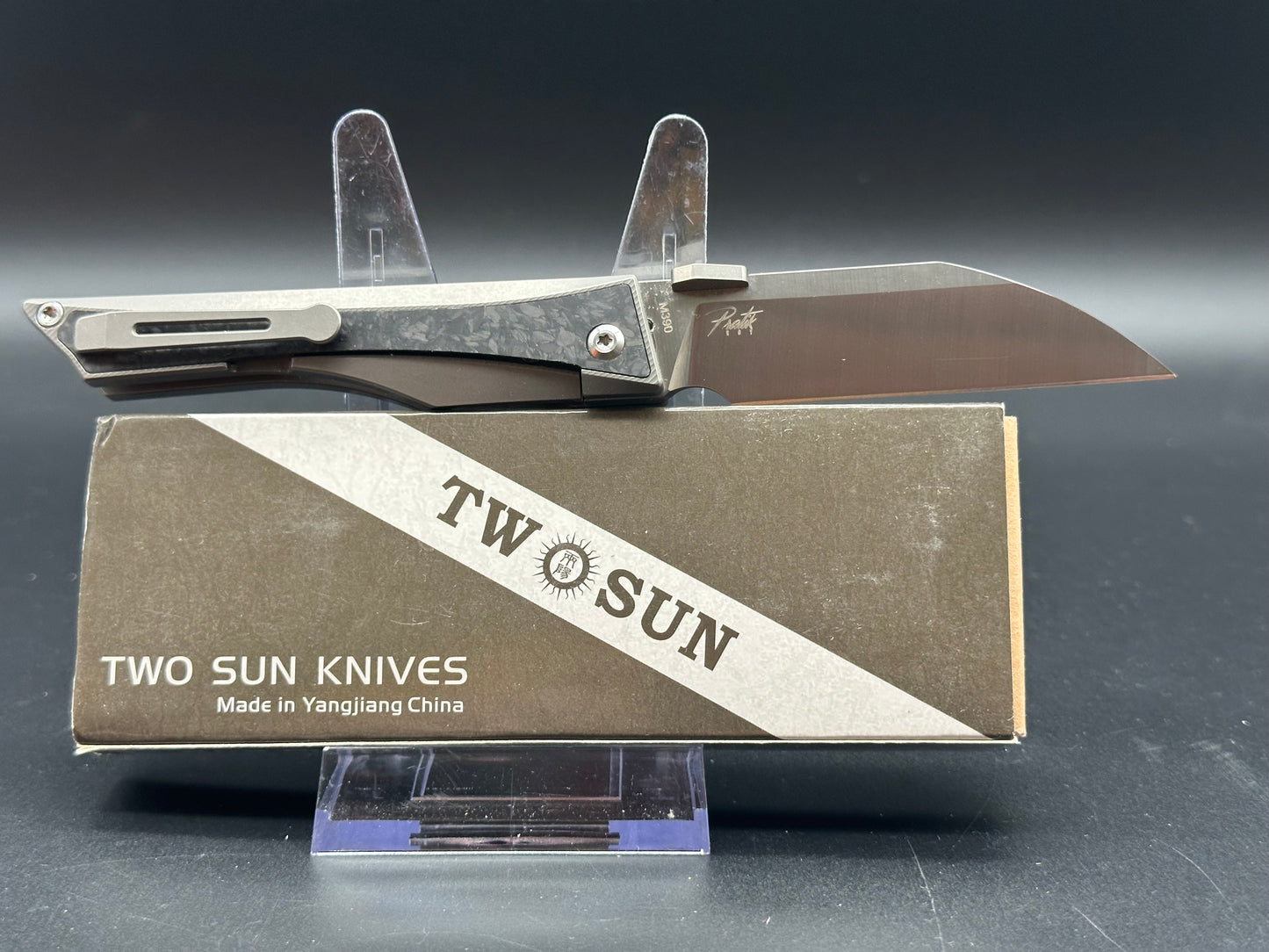 TWOSUN TS322 CARBON FIBER/TITANIUM HANDLE M390 blade