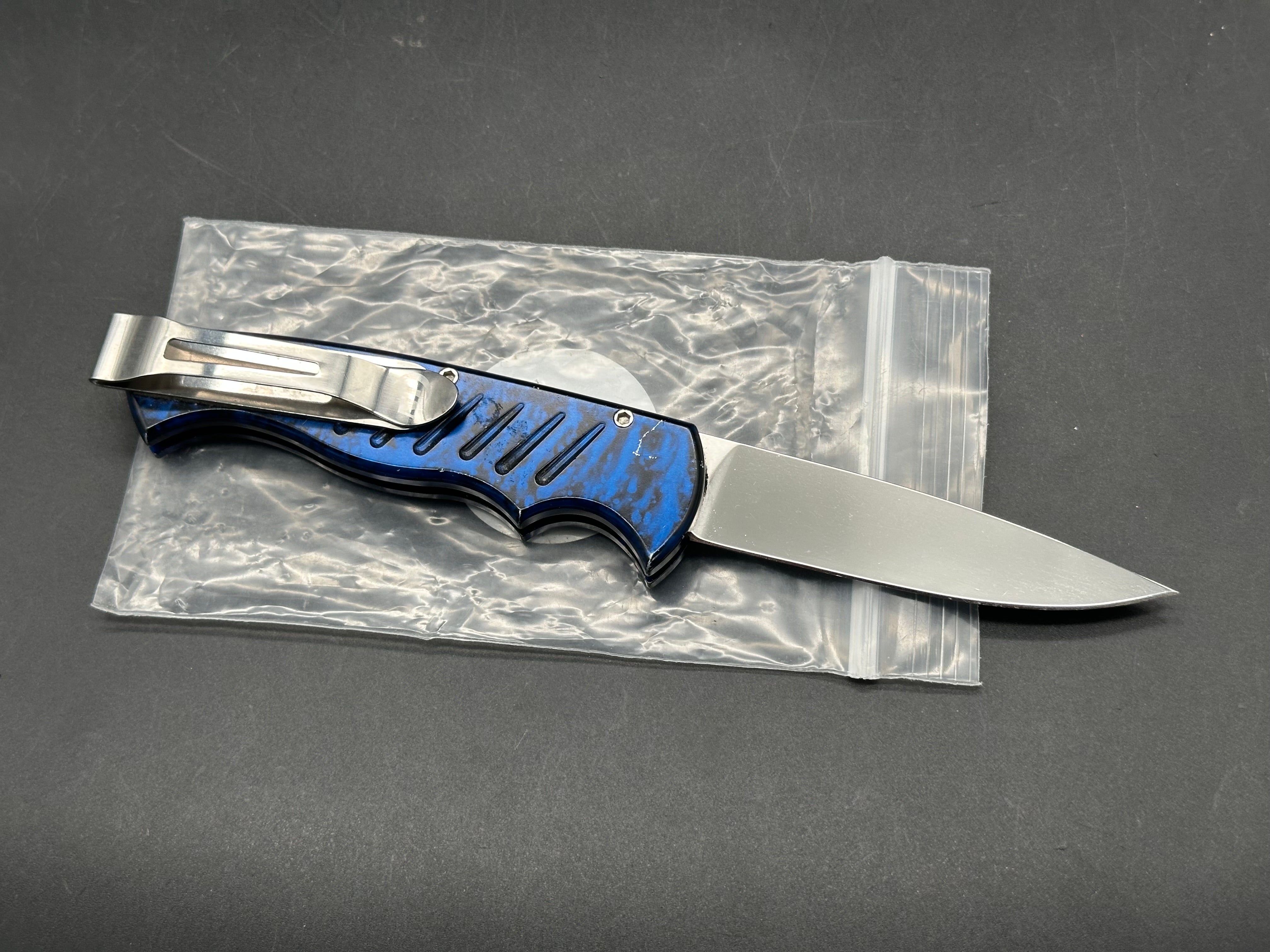 Piranha P1 Auto Blue aluminum w/154CM blade