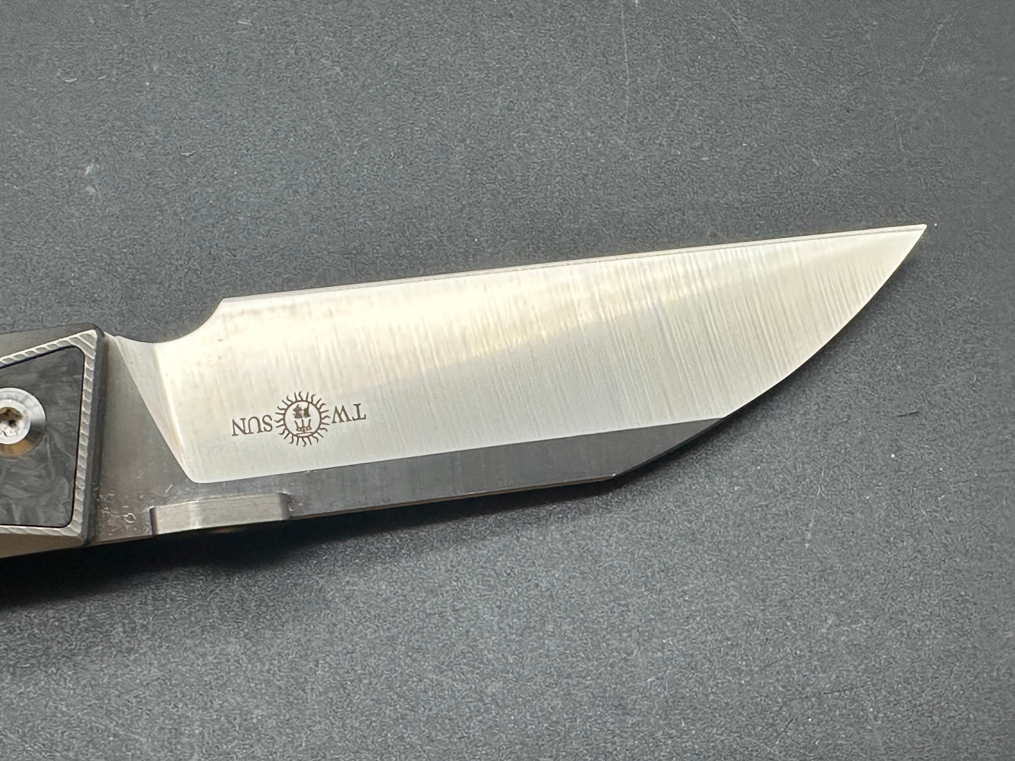 TWOSUN TS322 CARBON FIBER/TITANIUM HANDLE M390 blade