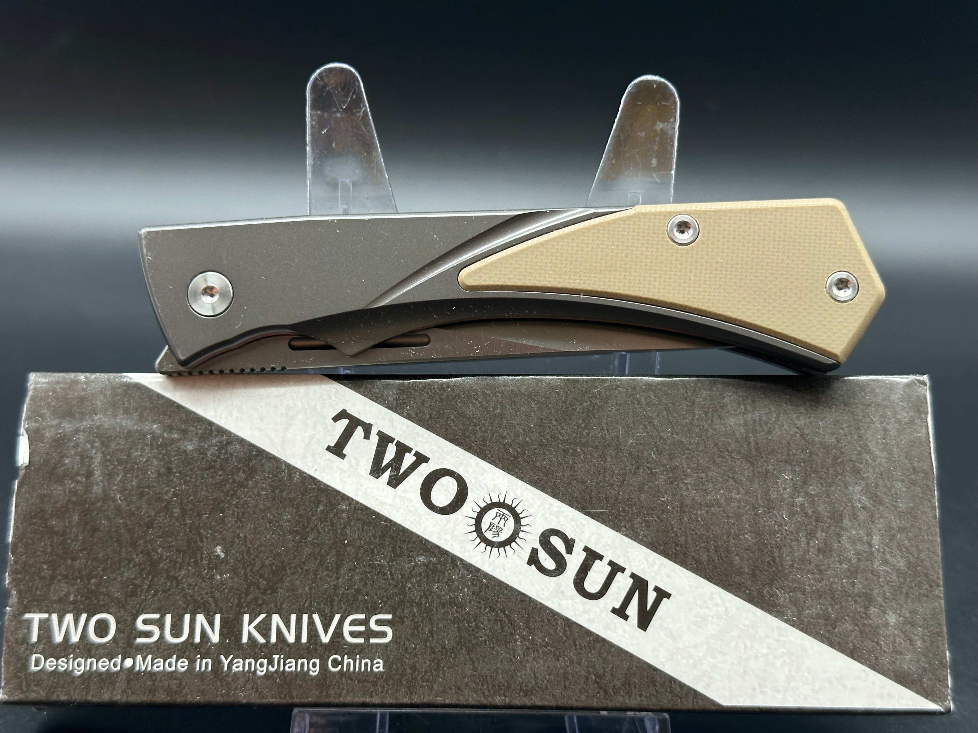 TWOSUN TS347-D2 BROWN/BLACK TITANIUM/G10 HANDLE D2 blade