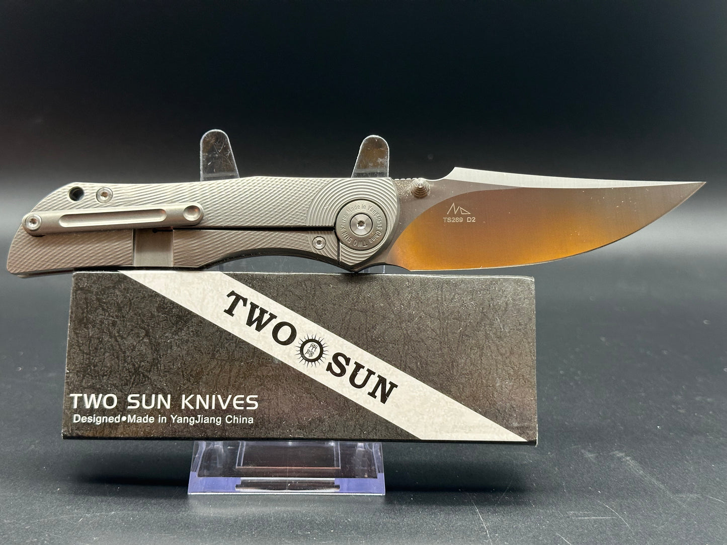 TWOSUN FOLDING KNIFE GRAY TITANIUM HANDLE D2 PLAIN EDGE TS269