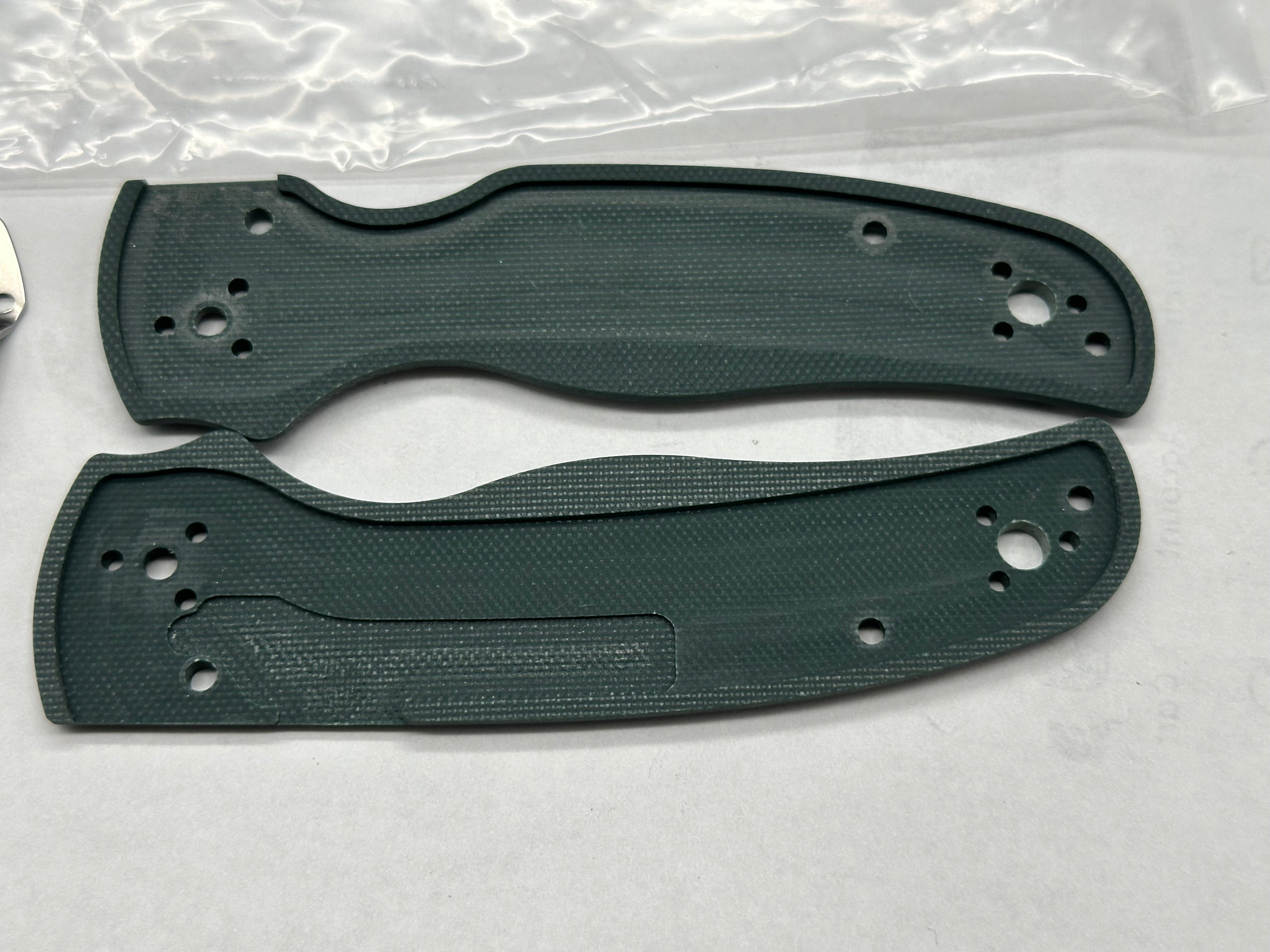 Bundle deal 6 sets of Spyderco scales & clips