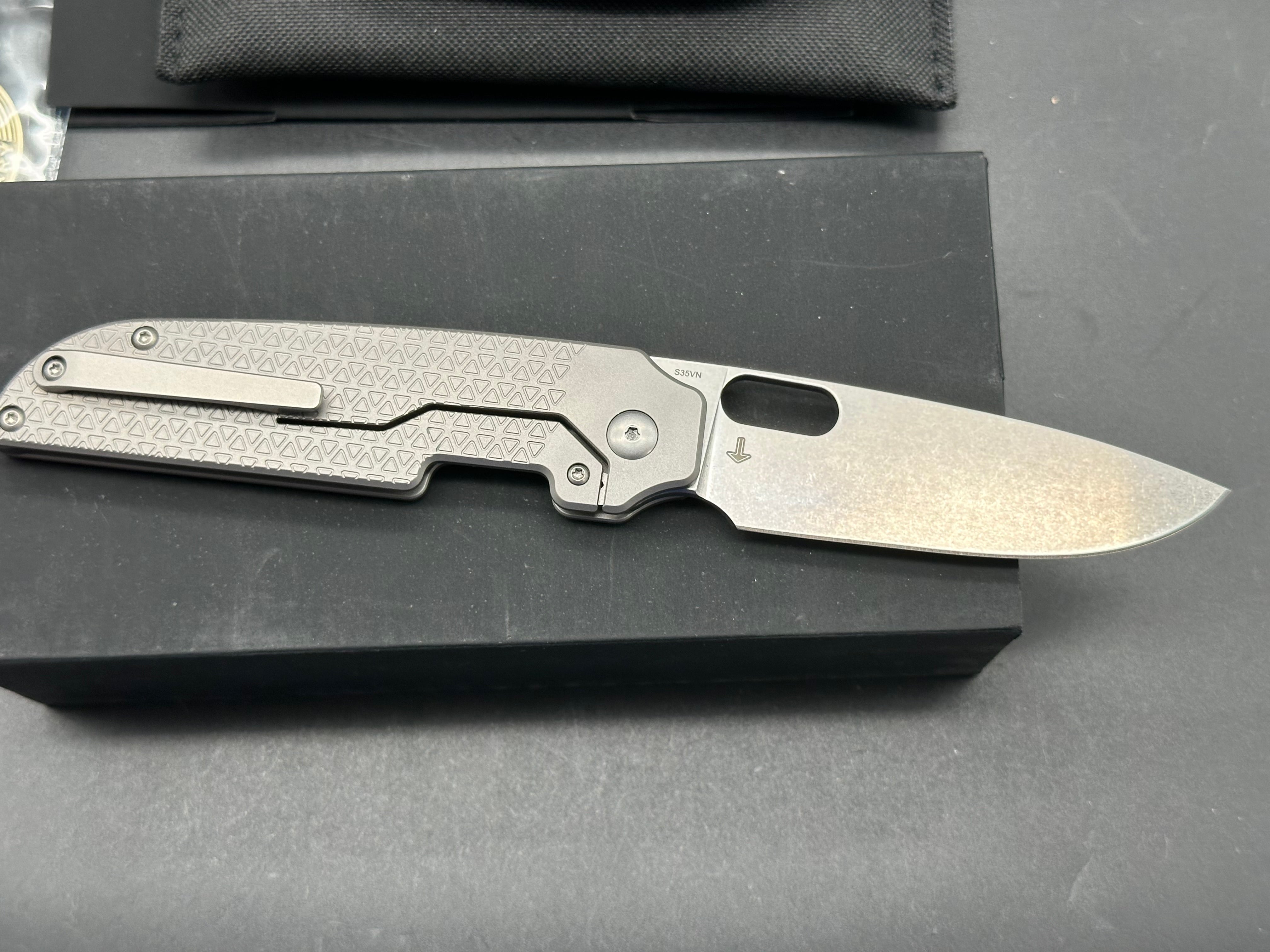 Kizer Varatas, 3.27" S35VN Stonewash Blade with Full Titanium Handle