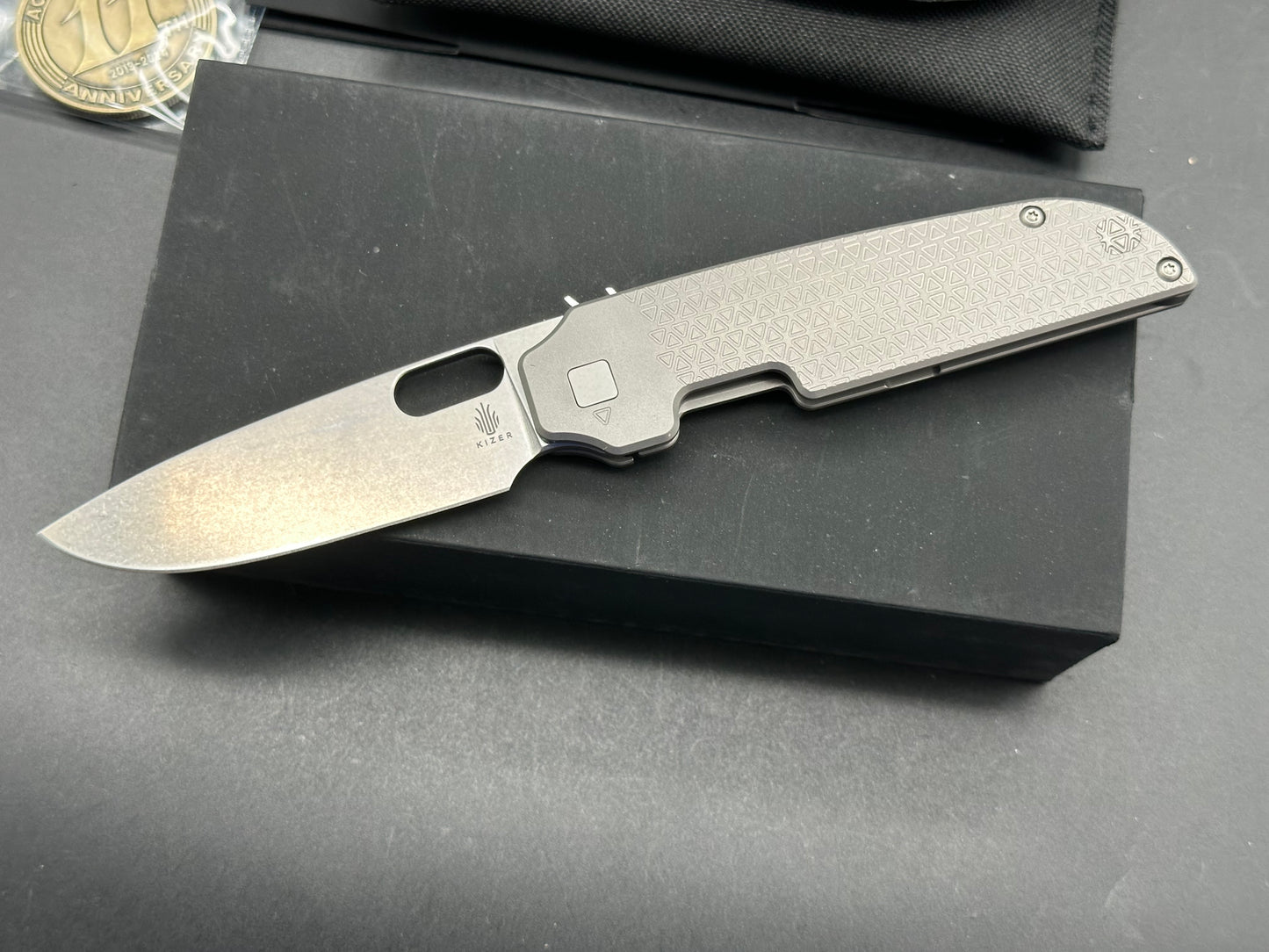 Kizer Varatas, 3.27" S35VN Stonewash Blade with Full Titanium Handle