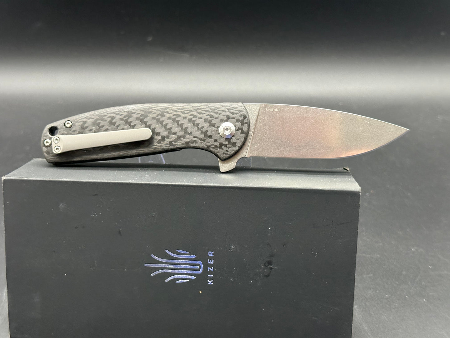 Kizer Gemini CF, 3.125" S35VN Stonewash Blade with Carbon FIber Handle